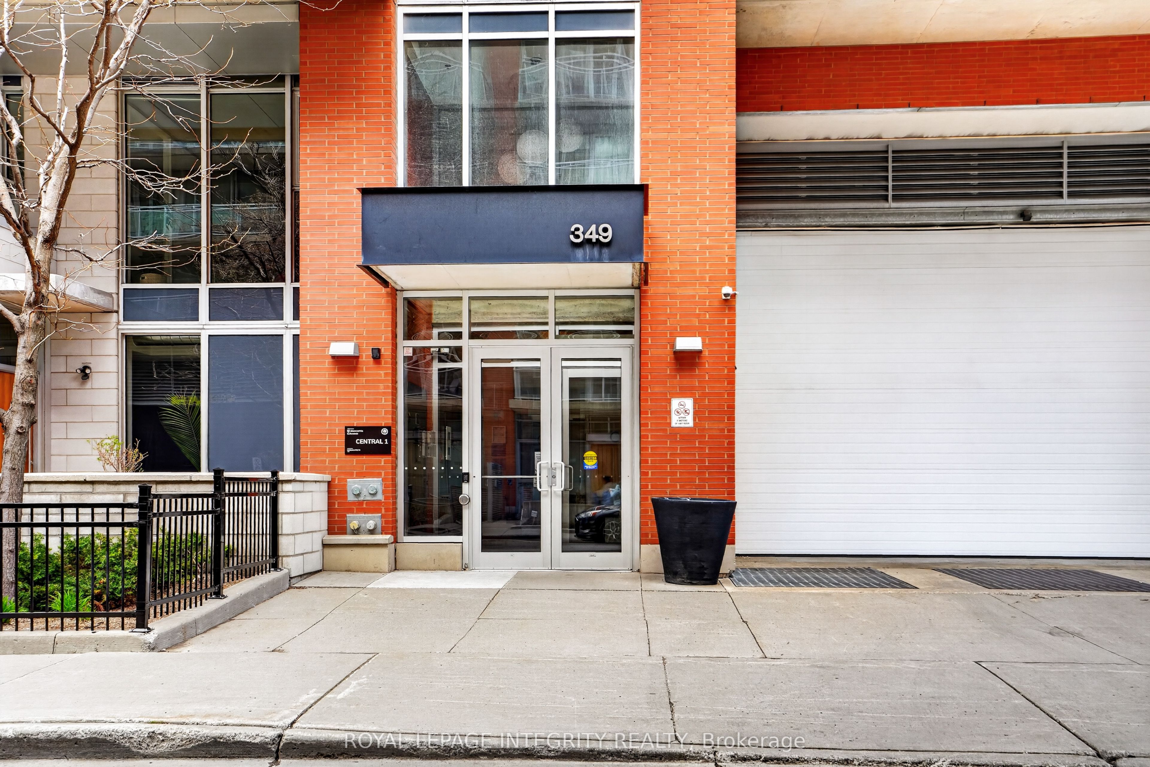 349 Mcleod Street 216, Ottawa Centre, ON K2P 0S1 photo 3