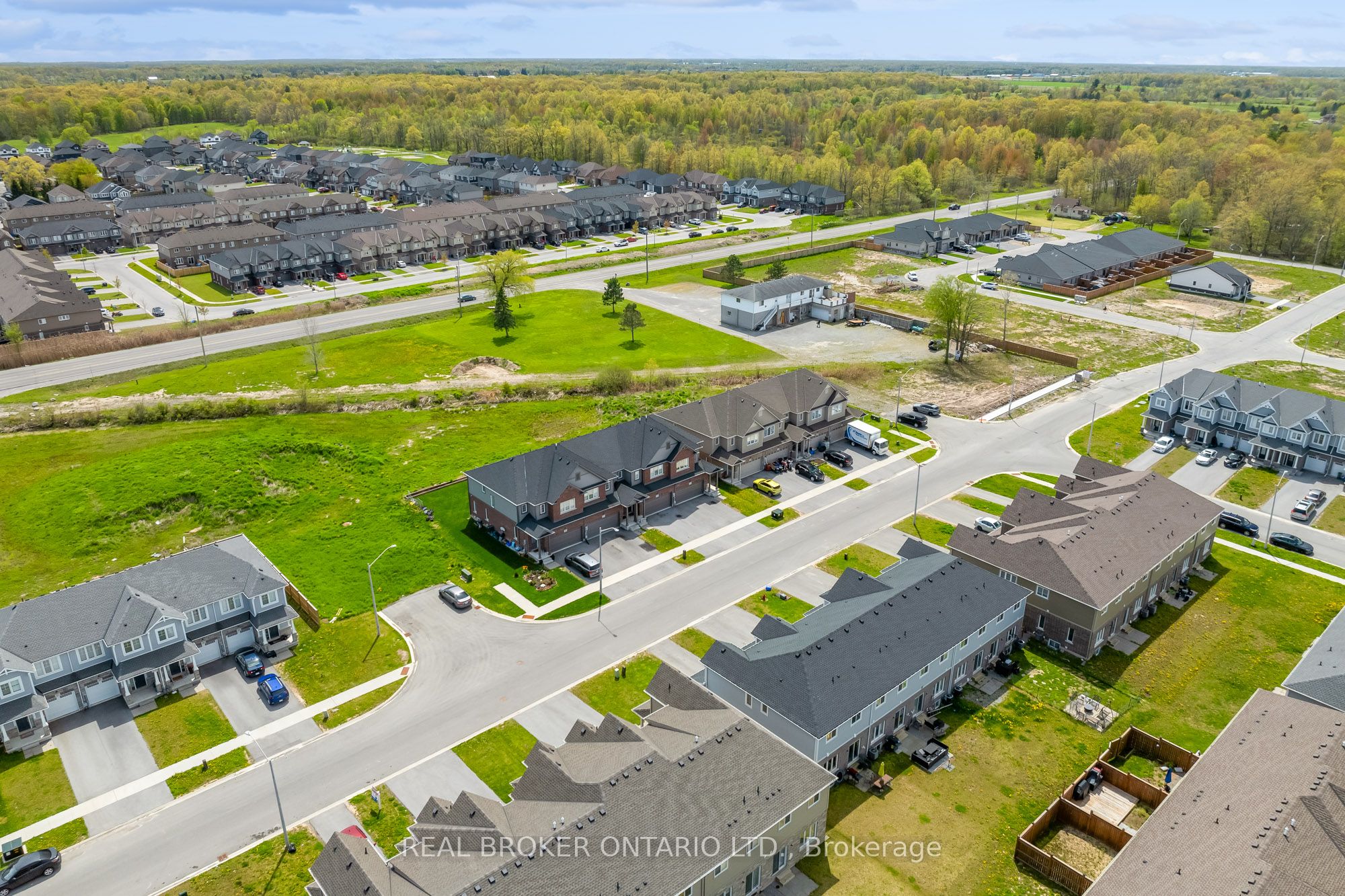 123 Sycamore Street, Welland, ON L3C 0H9 photo 2