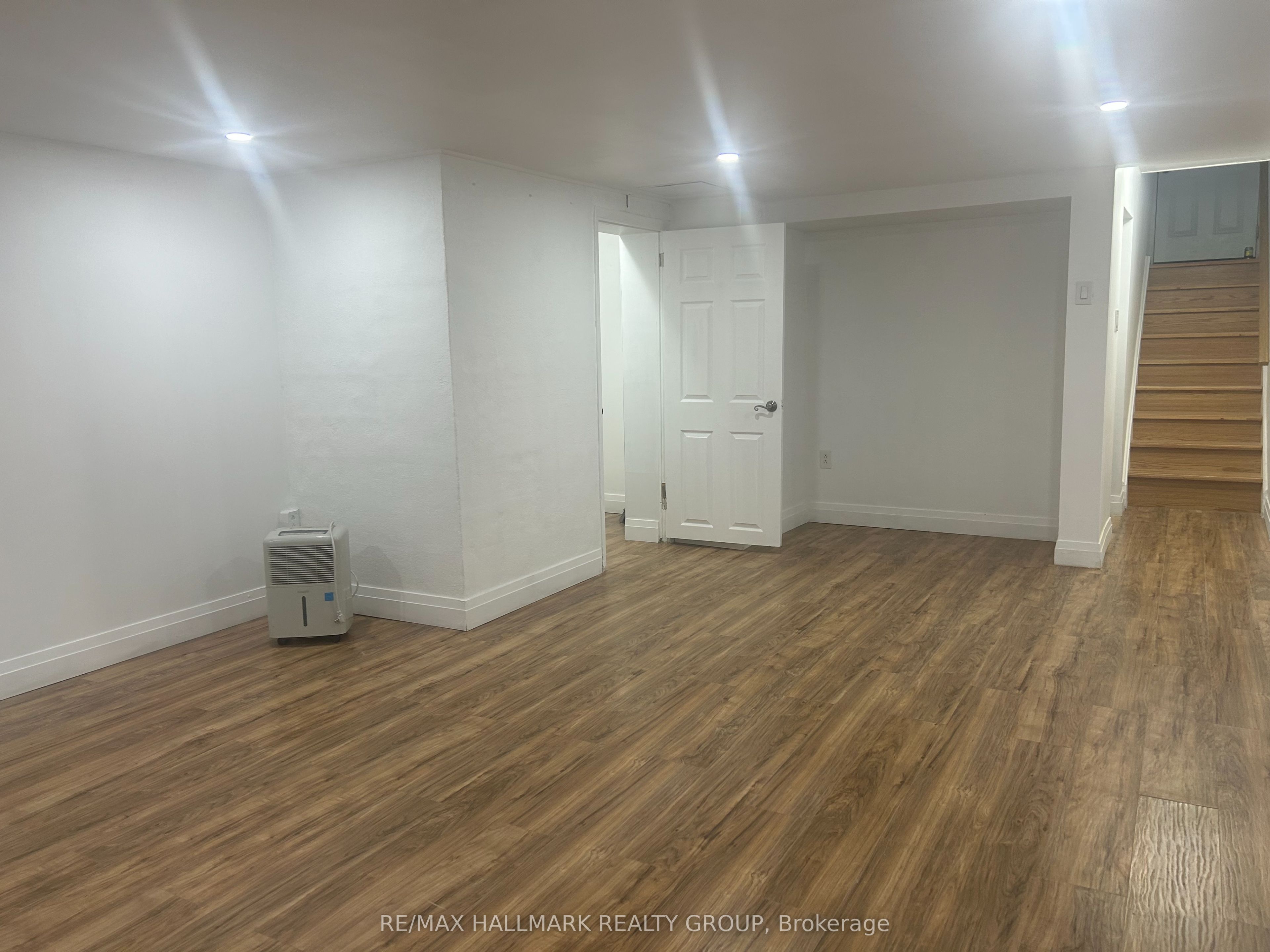 1540 Maxime Street B, Cyrville - Carson Grove - Pineview, ON K1B 3L1 photo 4