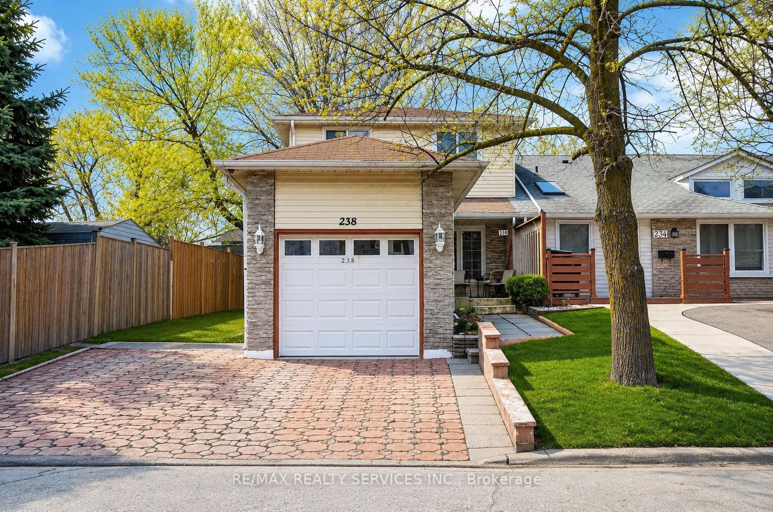 238 Linden Drive, Cambridge, ON N3H 4Y2