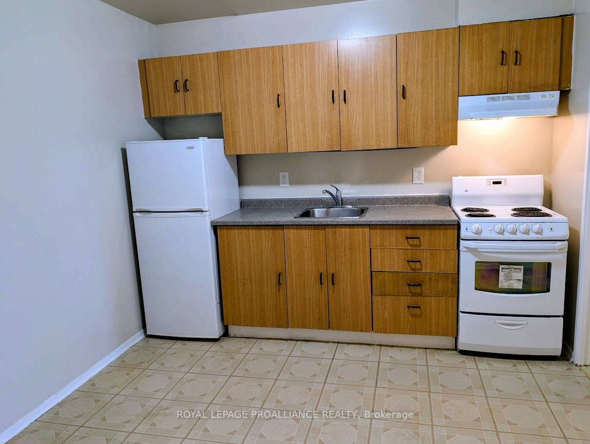 1837 Lansdowne Street W 27, Peterborough, ON K9K 1R4 photo 2
