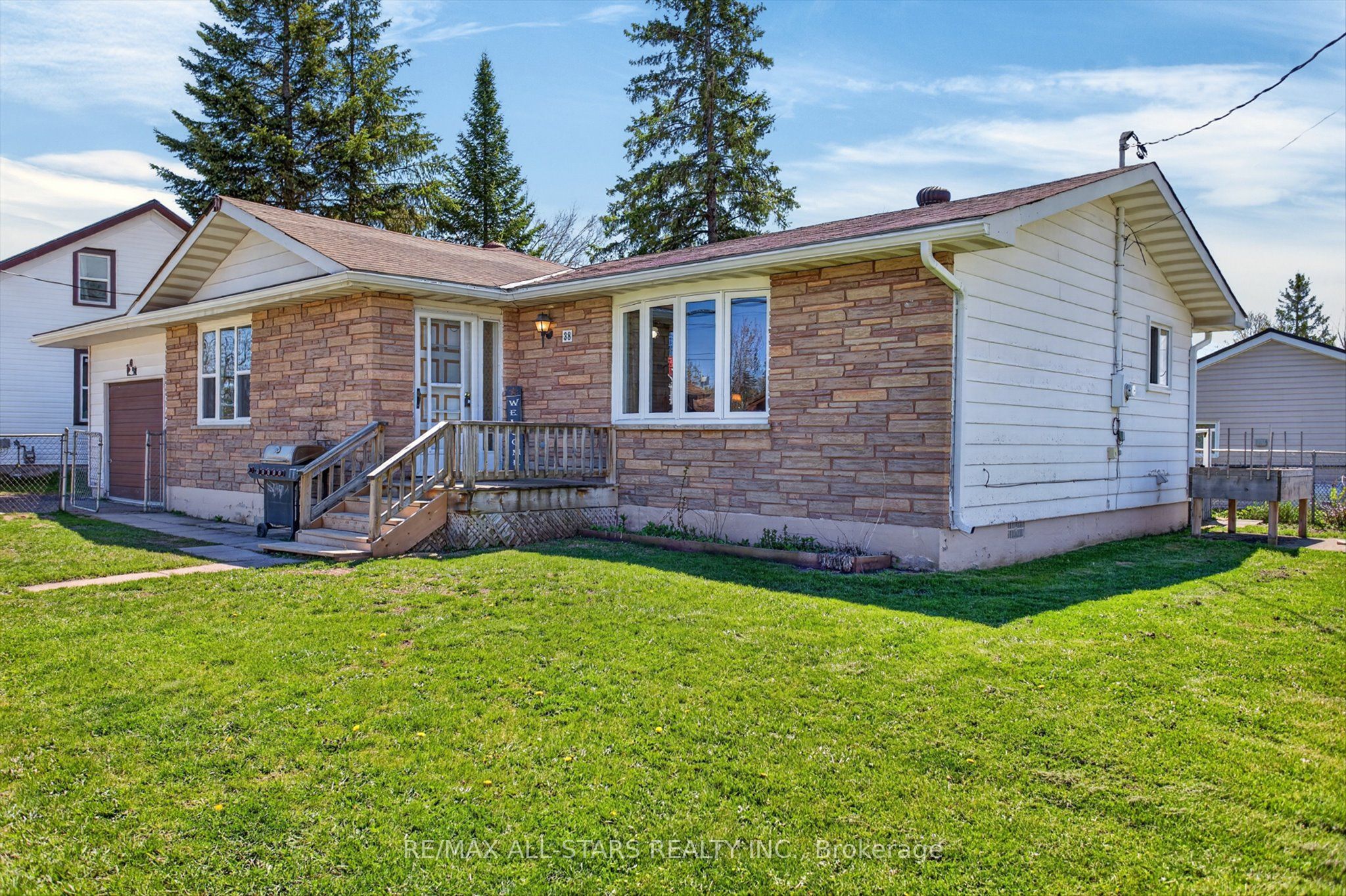 38 Elliot Street, Kawartha Lakes, ON K0M 1N0 photo 2