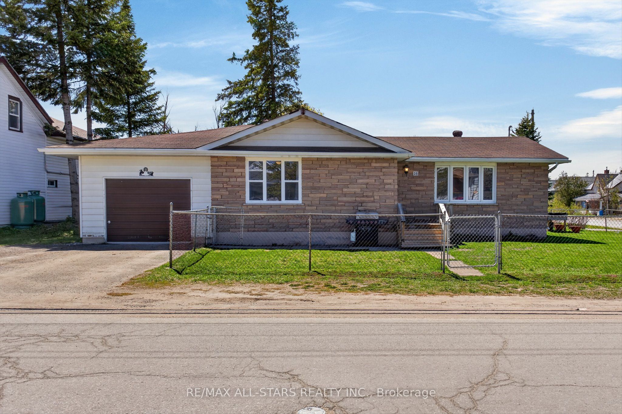 38 Elliot Street, Kawartha Lakes, ON K0M 1N0 photo 3