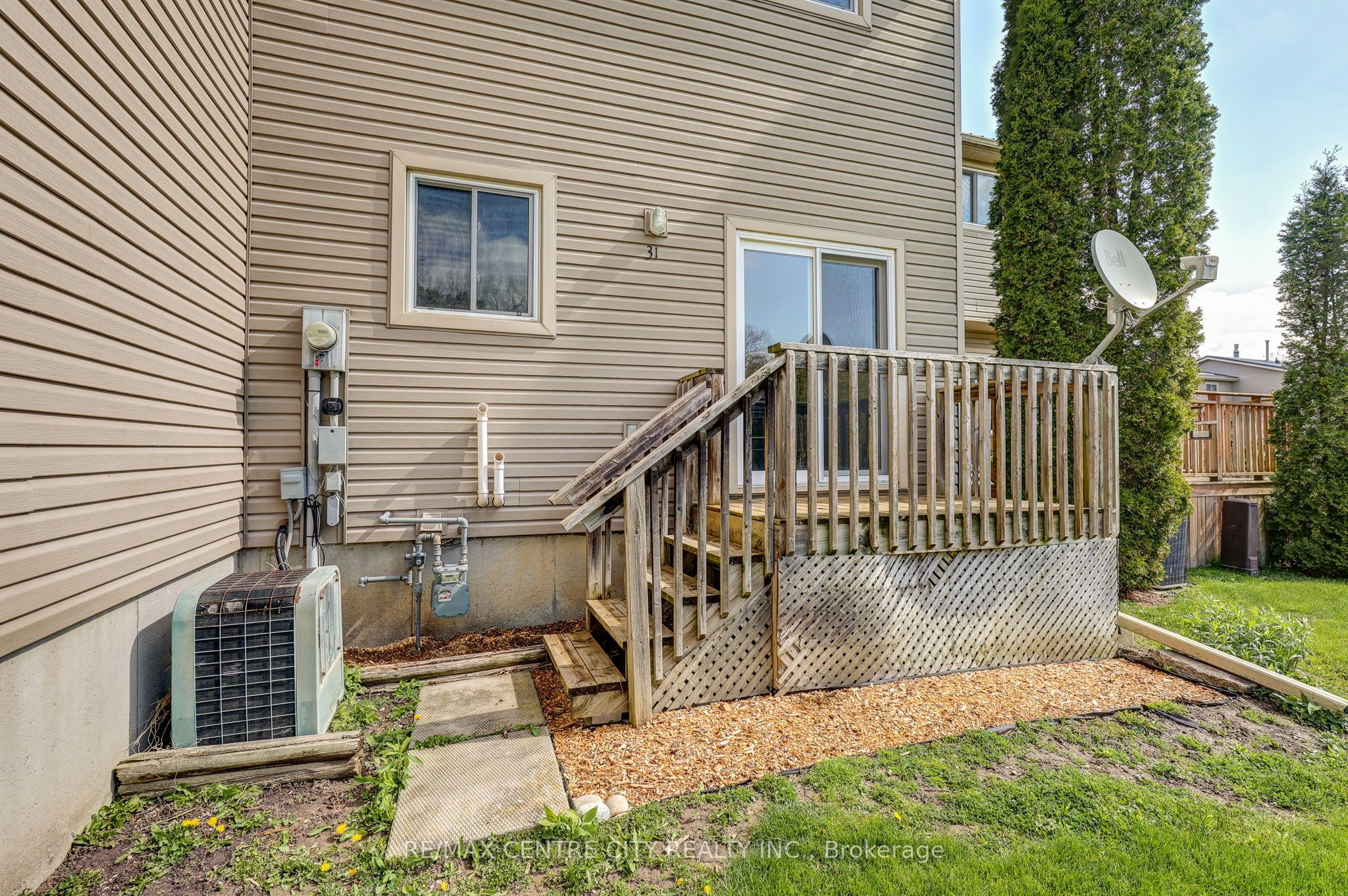 301 Carlow Road 31, Central Elgin, ON N5L 1B7 photo 2