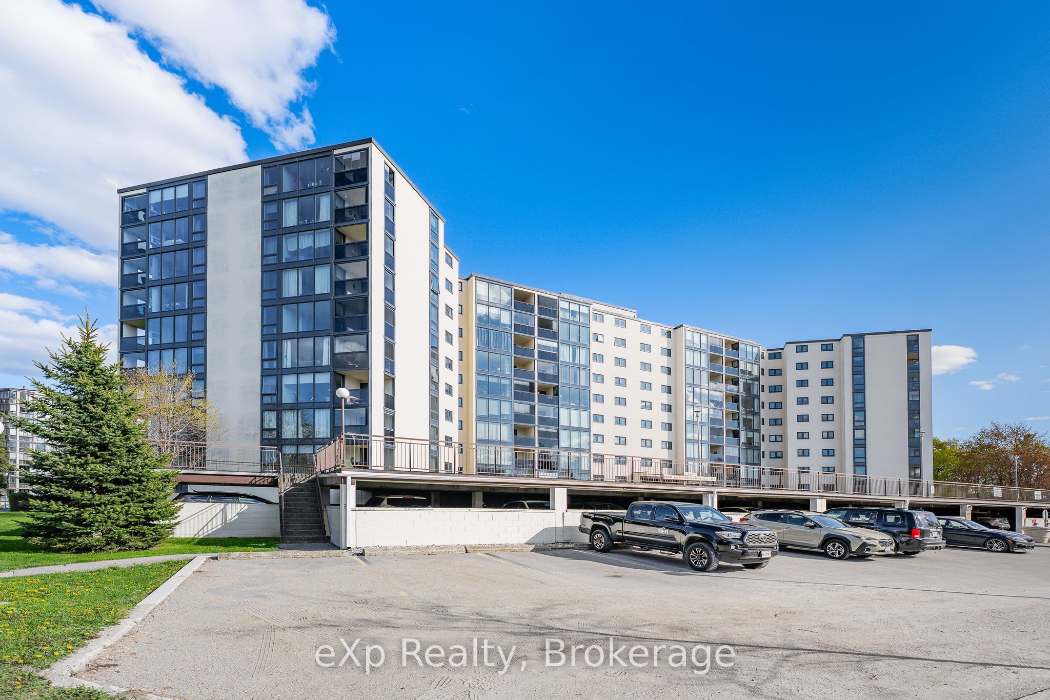 19 Woodlawn Road E 408, Guelph, ON N1H 7B1 photo 2