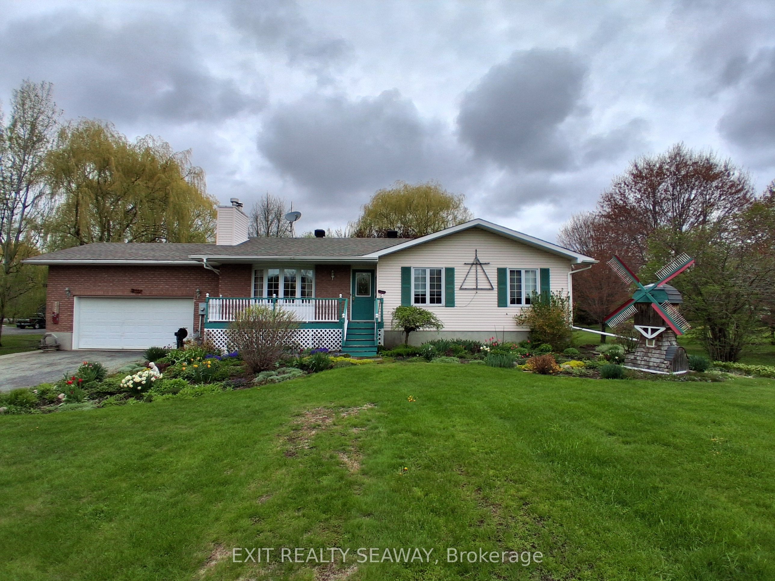 4557 Carman Road N, South Dundas, ON K0E 1C0