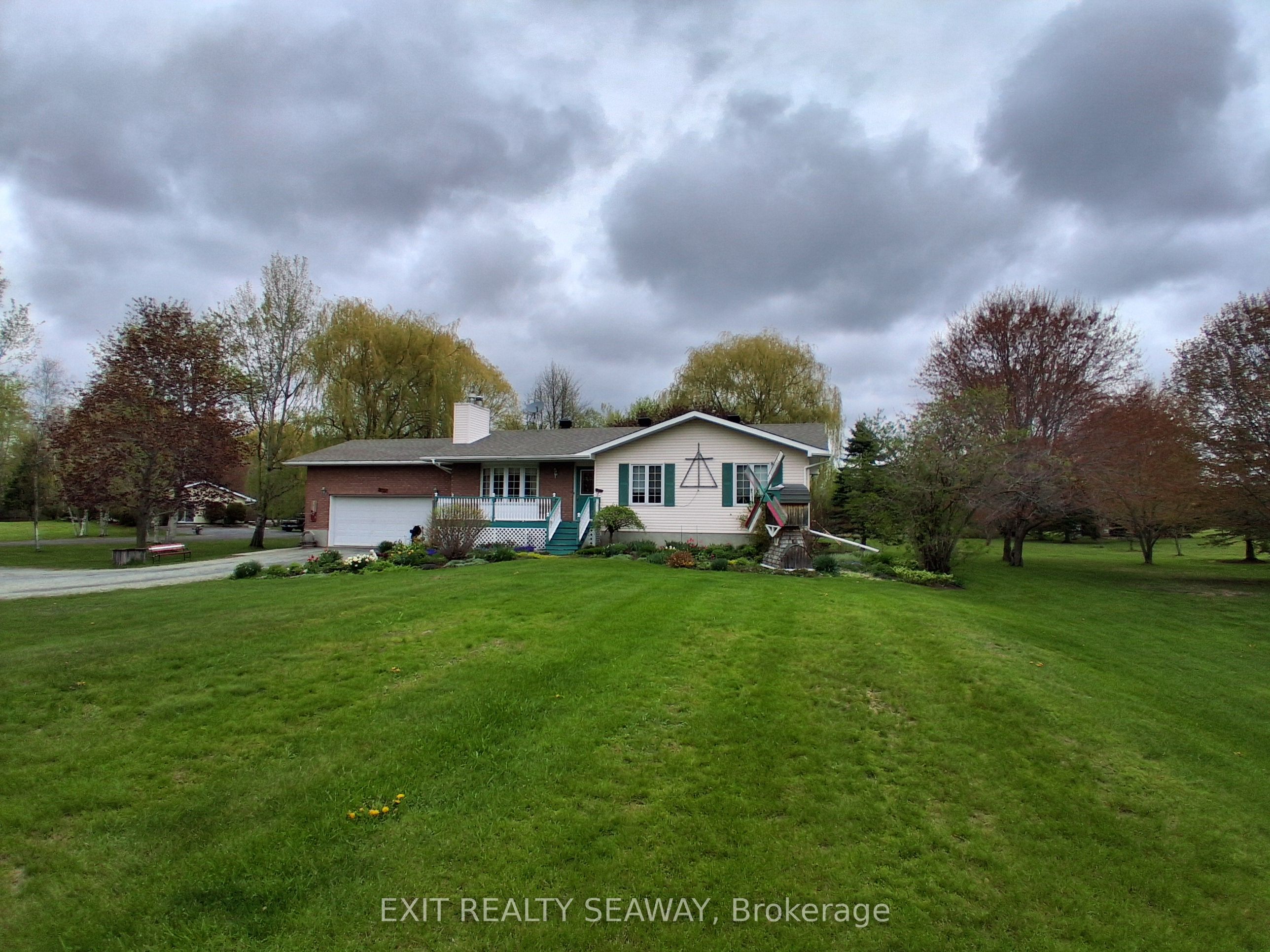 4557 Carman Road N, South Dundas, ON K0E 1C0 photo 4