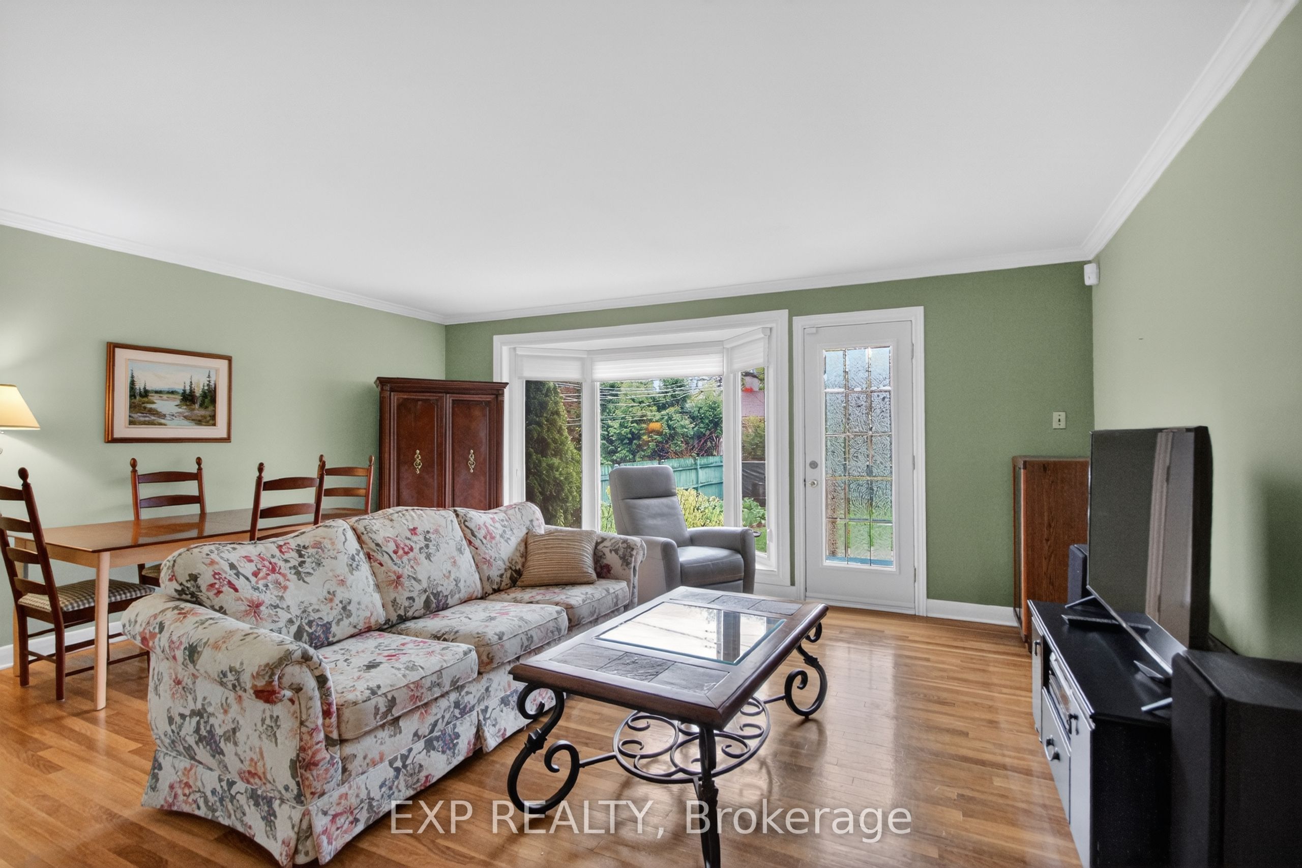 632 Chadburn Avenue, Alta Vista and Area, ON K1G 0Y7 photo 3