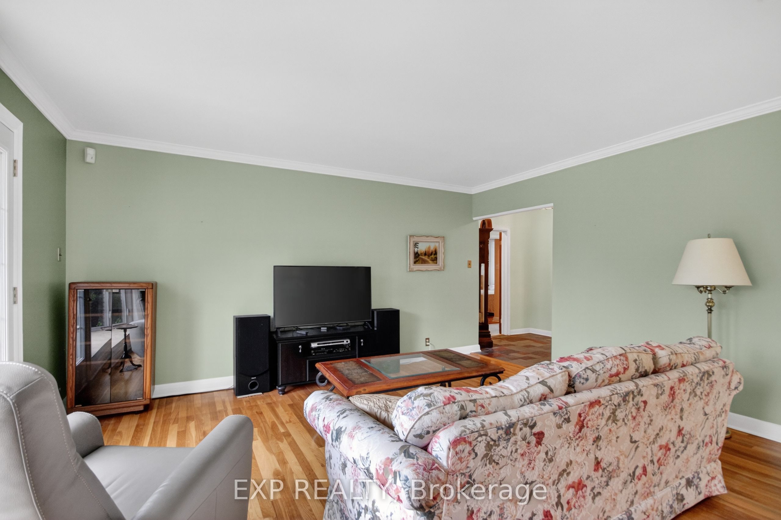 632 Chadburn Avenue, Alta Vista and Area, ON K1G 0Y7 photo 4