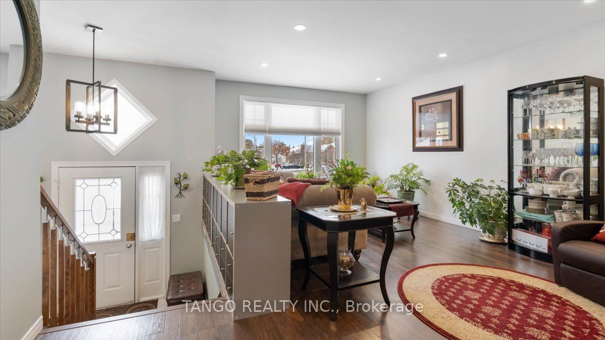11 Faraday Gardens, Belleville, ON K8P 5J5 photo 5