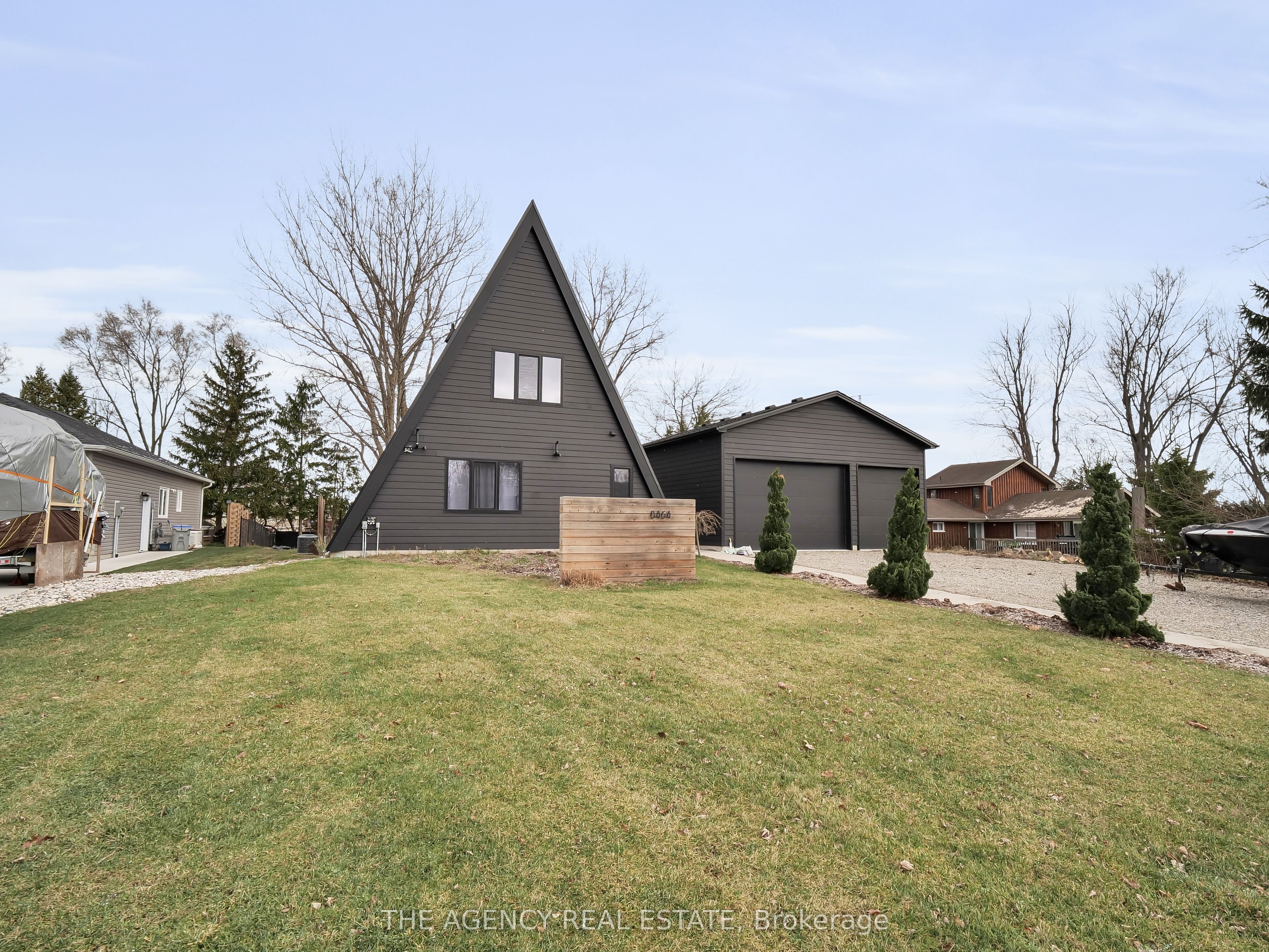 8464 Adams Court, Lambton Shores, ON N0M 1T0