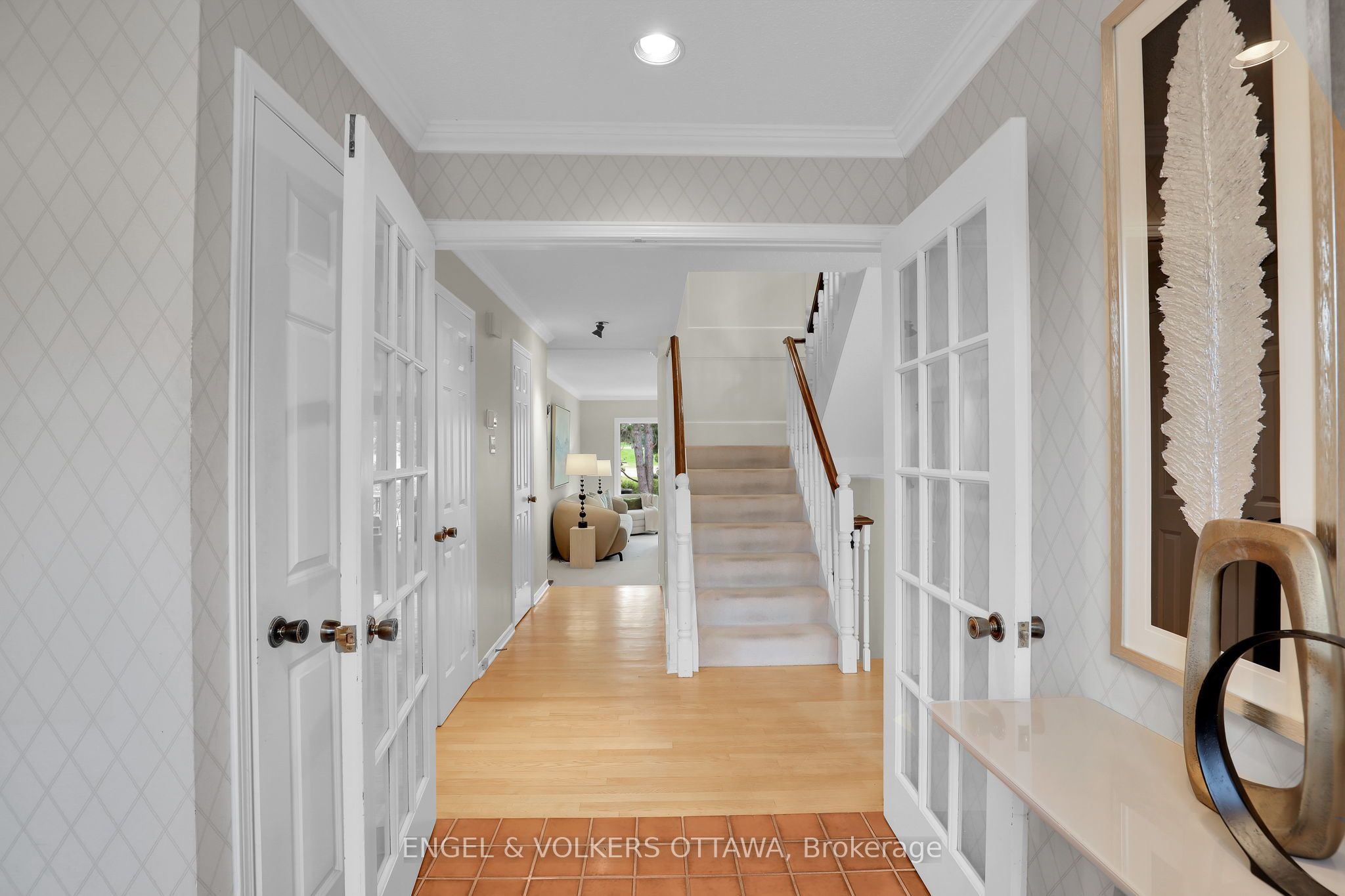 34 Chatsworth Crescent, Hunt Club - Windsor Park Village and Area, ON K1V 9Z1 photo 4