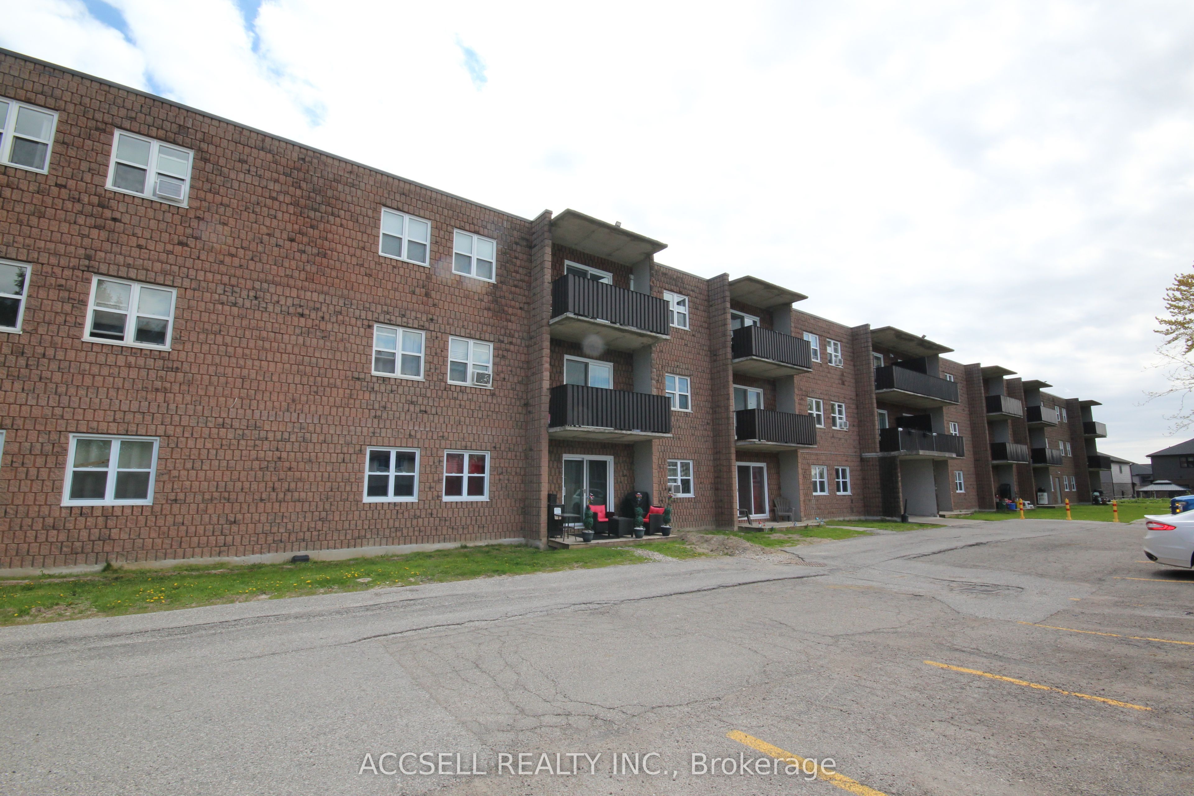 276 Merritt Avenue 212, Chatham-Kent, ON N7M 3G1