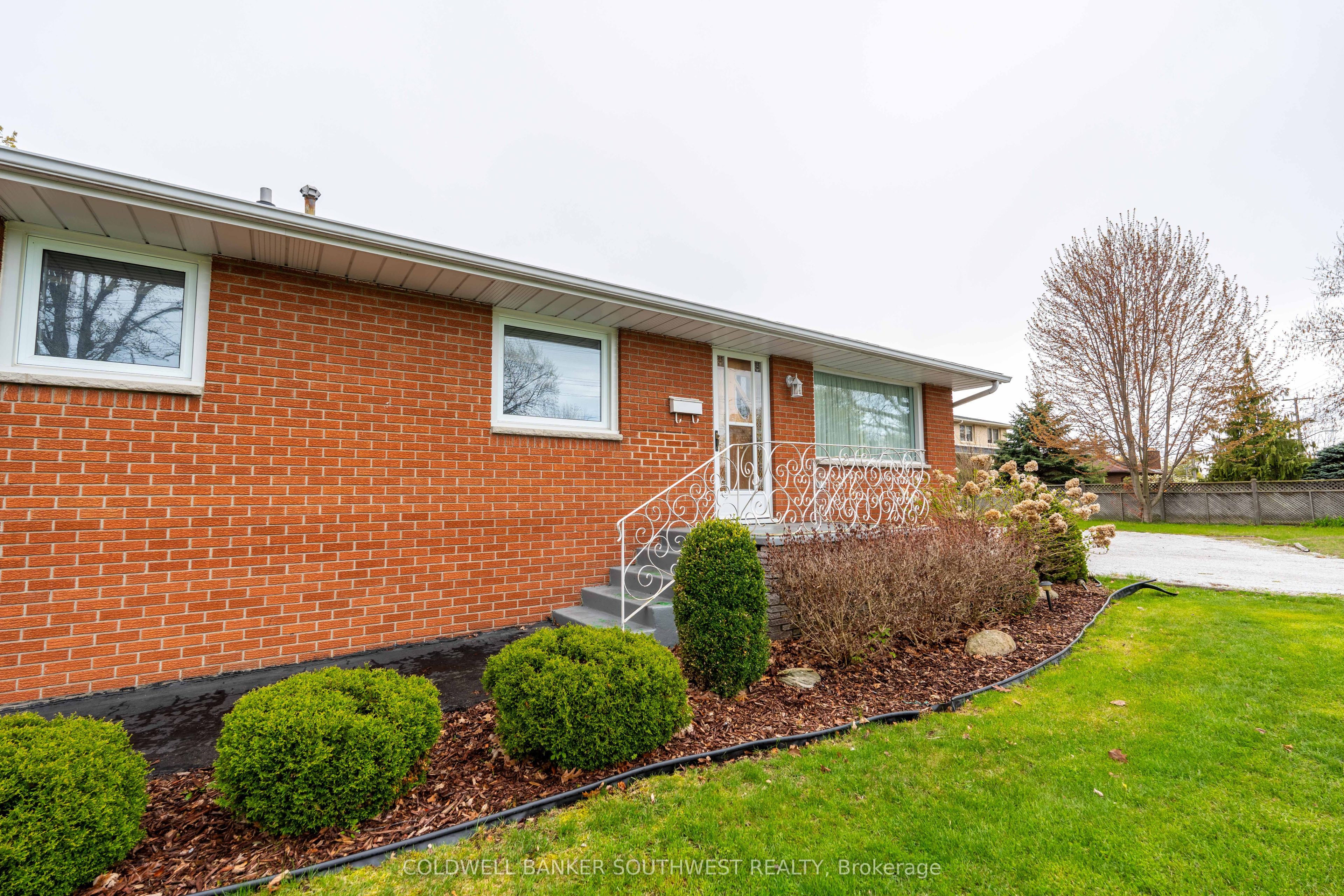 1003 Michigan Avenue, Sarnia, ON N7T 7B7 photo 3