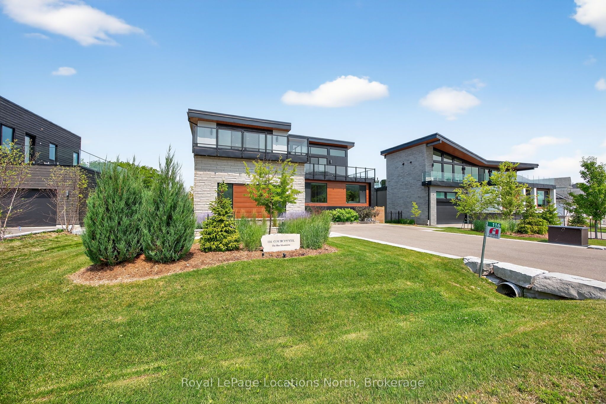 116 Courchevel Crescent, Blue Mountains, ON L9Y 0Z8 photo 2