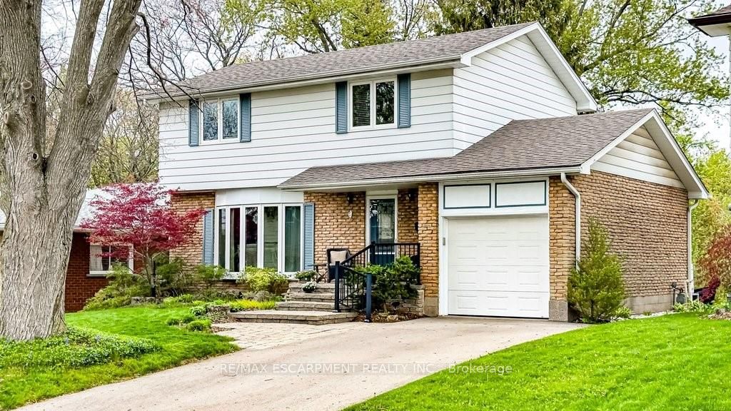 19 Chateau Court, Hamilton, ON L9C 5P3