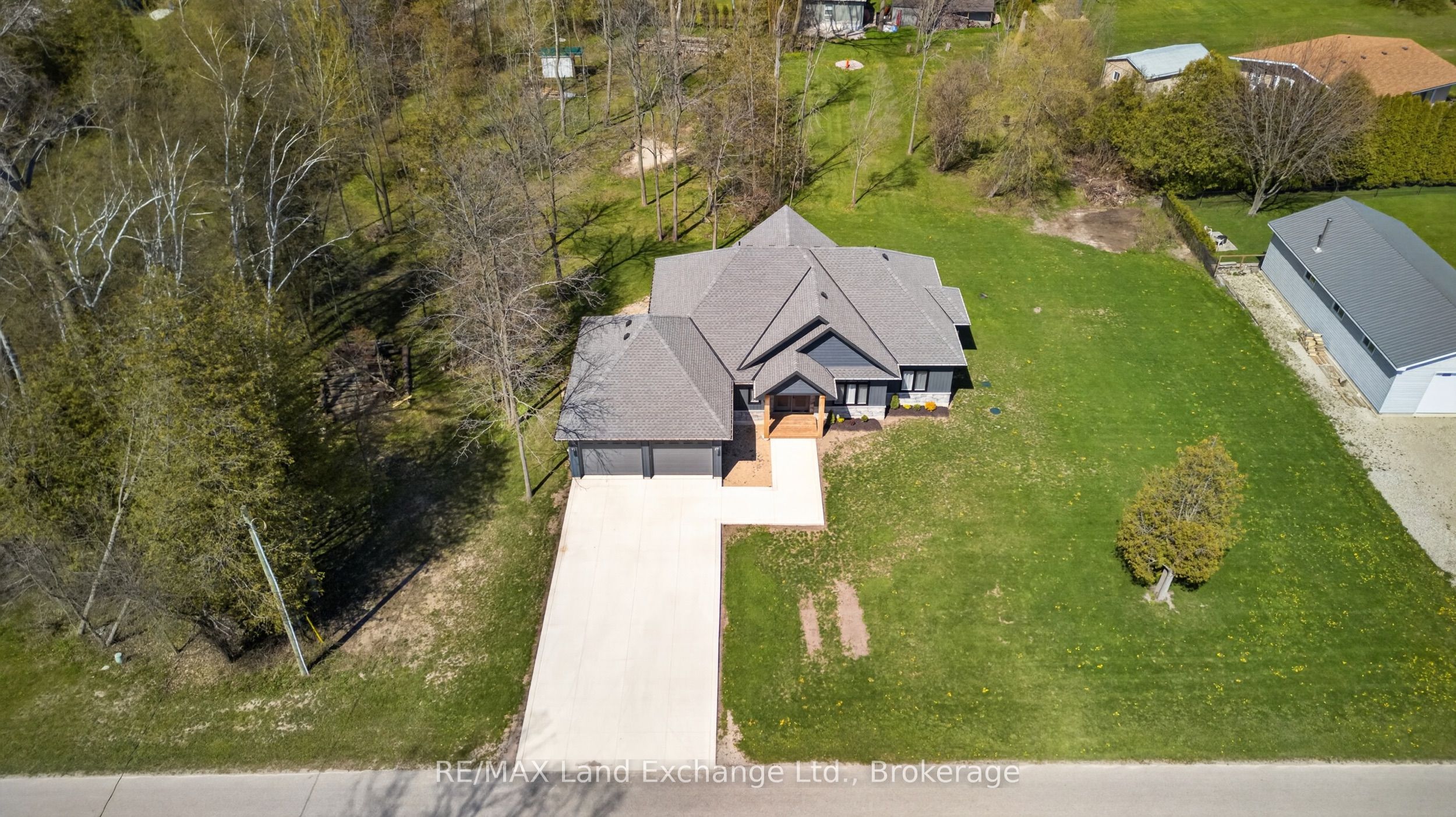 244 St Arnaud Street, Huron-Kinloss, ON N0G 2R0 photo 3