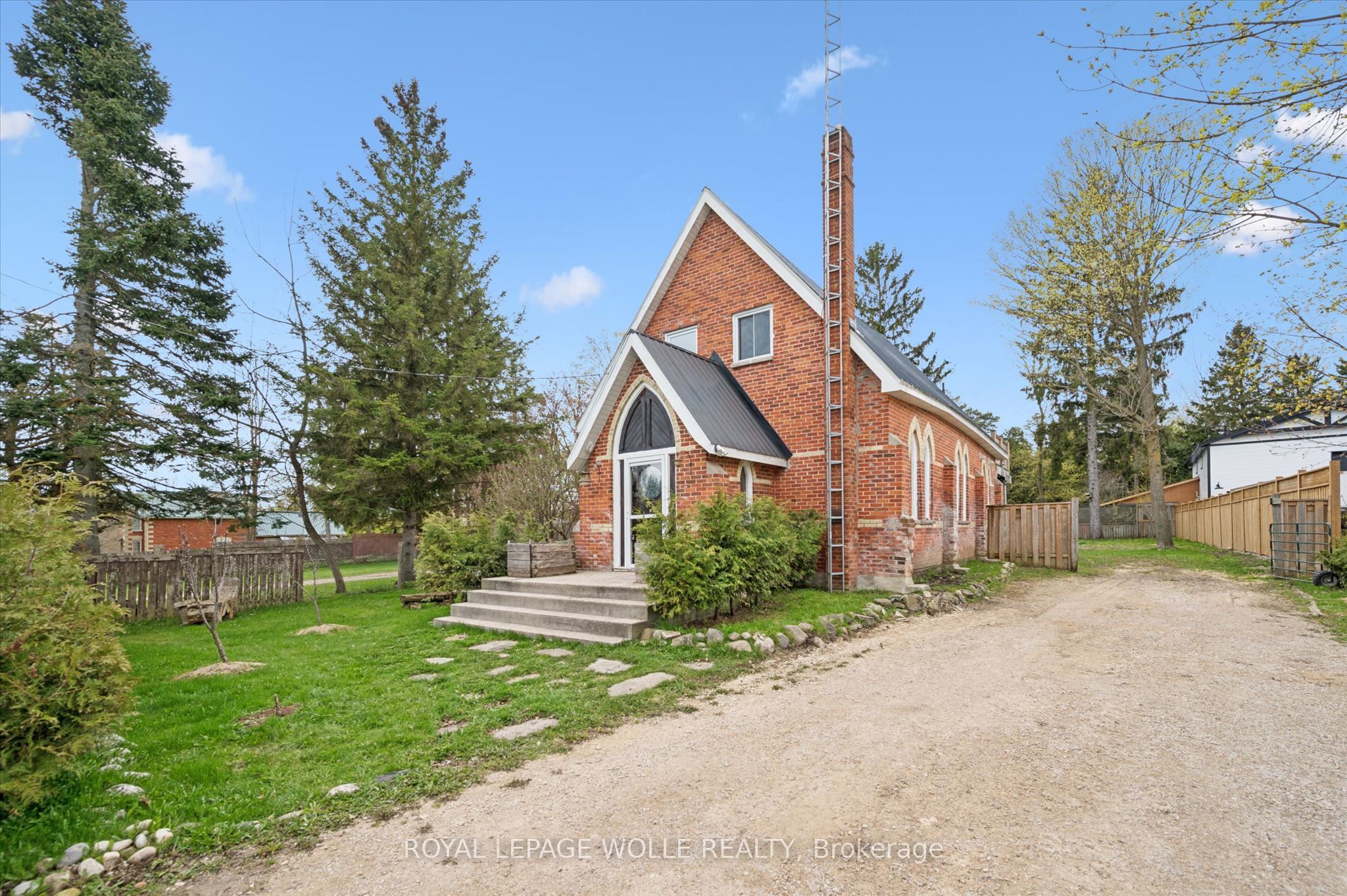 8946 Wellington Road 16, Wellington North, ON N0G 2E0