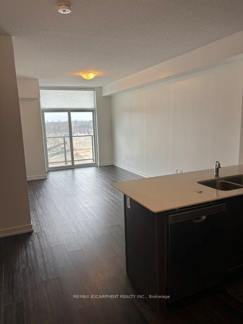 10 Mallard Trail 527, Hamilton, ON L8B 2A7 photo 5