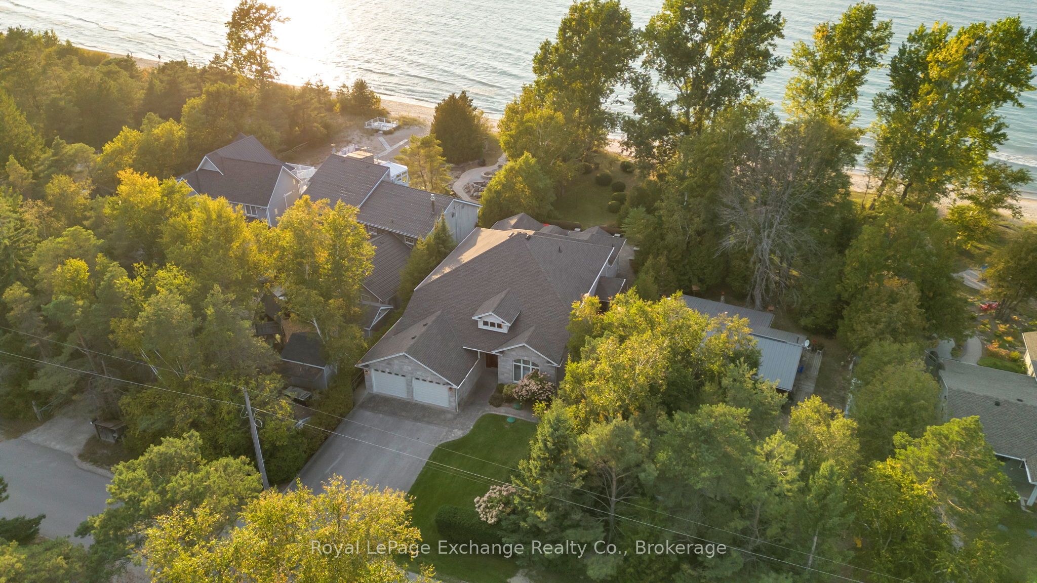 82 BELL Drive, Huron-Kinloss, ON N2Z 0B3 photo 2
