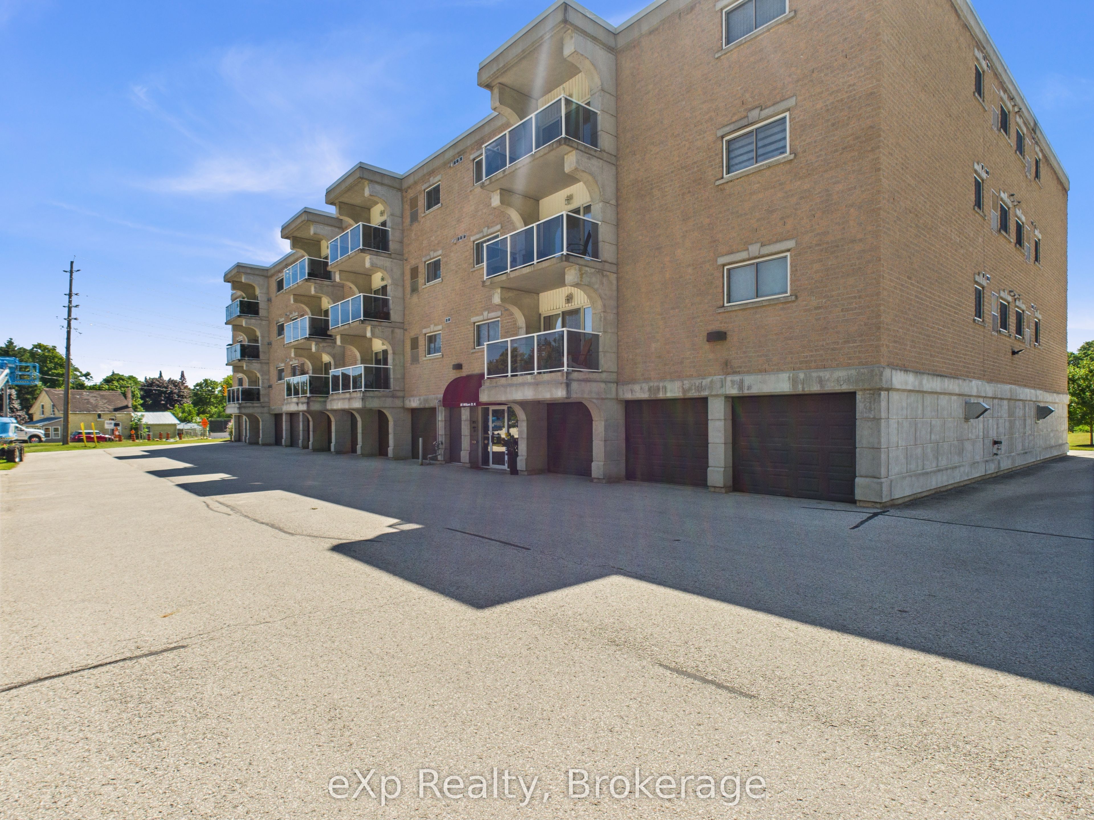 85 William Street N 202, Brockton, ON N0G 2V0 photo 2