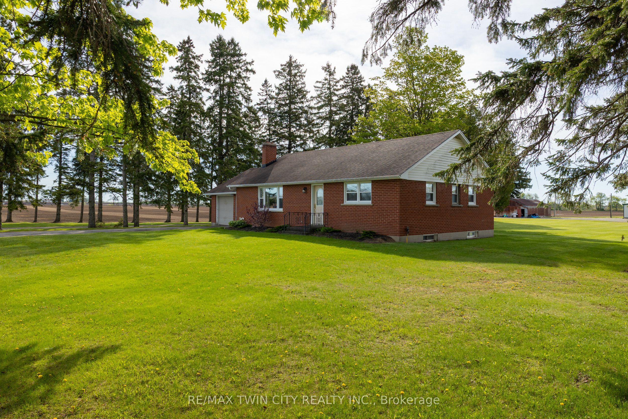 522 ELLIS Avenue, Brant, ON N3T 5L5 photo 4