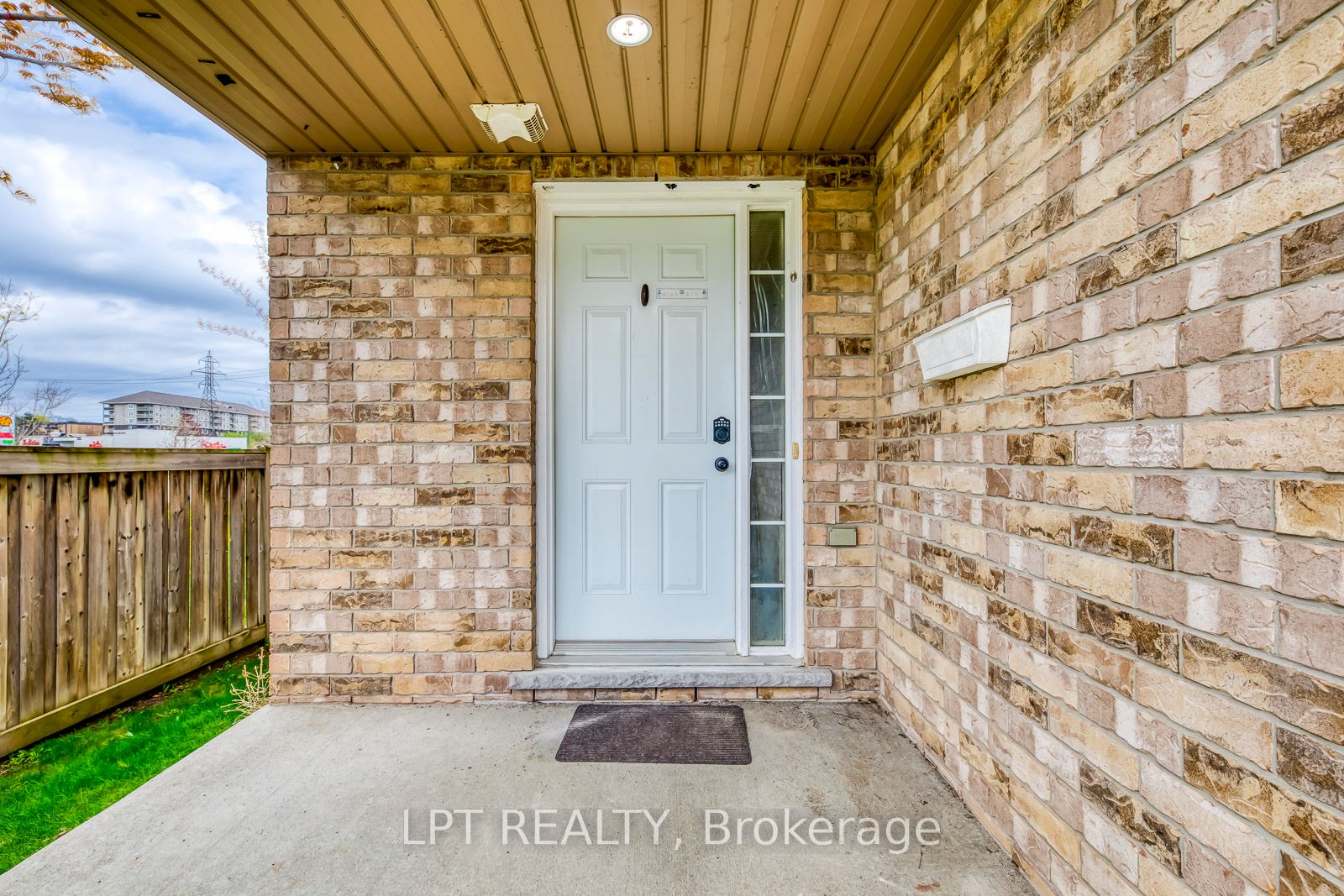 10 Fallowfield Drive 6, Kitchener, ON N2C 0A4 photo 4