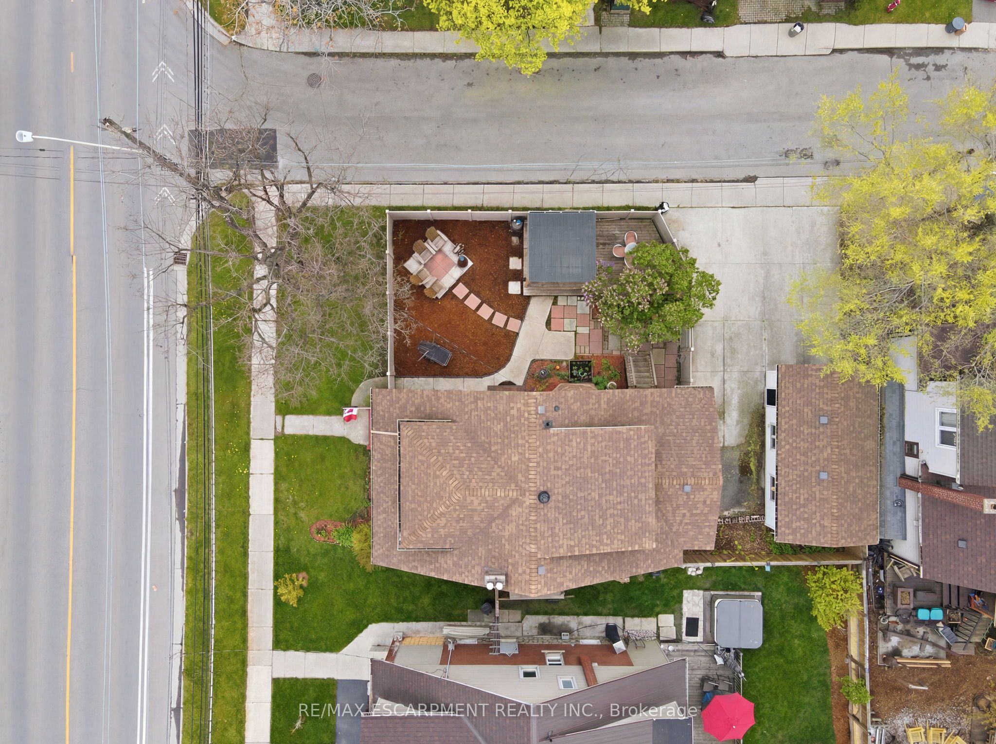 230 Beach Boulevard, Hamilton, ON L8H 6W1 photo 2