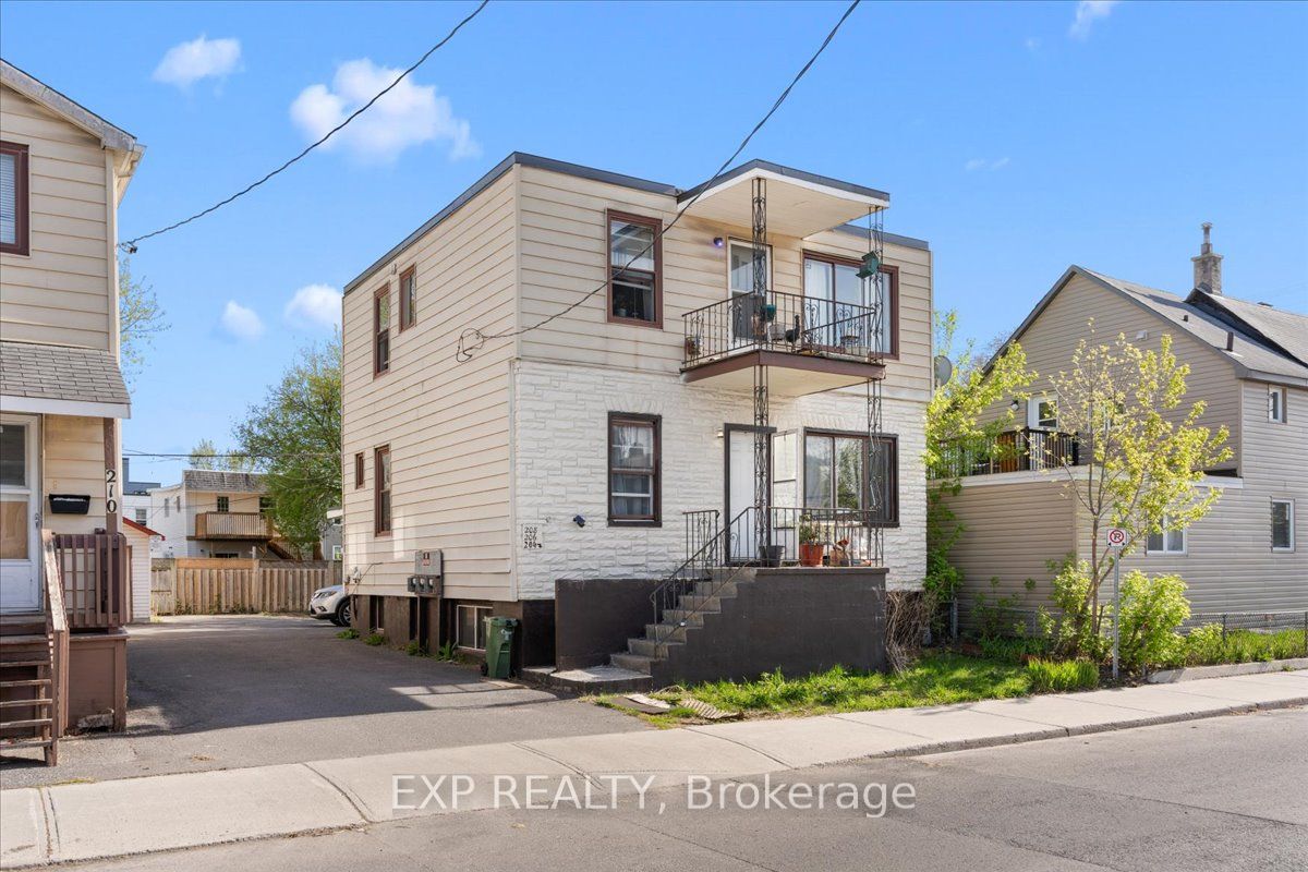 208 Montfort Street, Vanier and Kingsview Park, ON K1L 5P4 photo 2