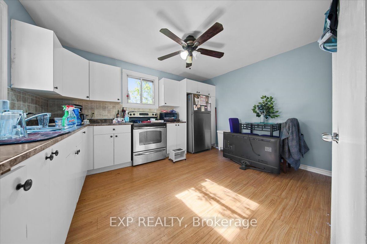 208 Montfort Street, Vanier and Kingsview Park, ON K1L 5P4 photo 4