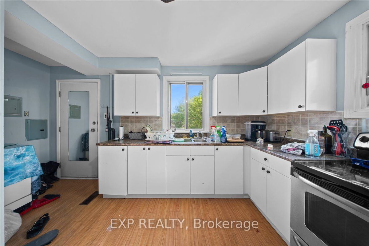 208 Montfort Street, Vanier and Kingsview Park, ON K1L 5P4 photo 5