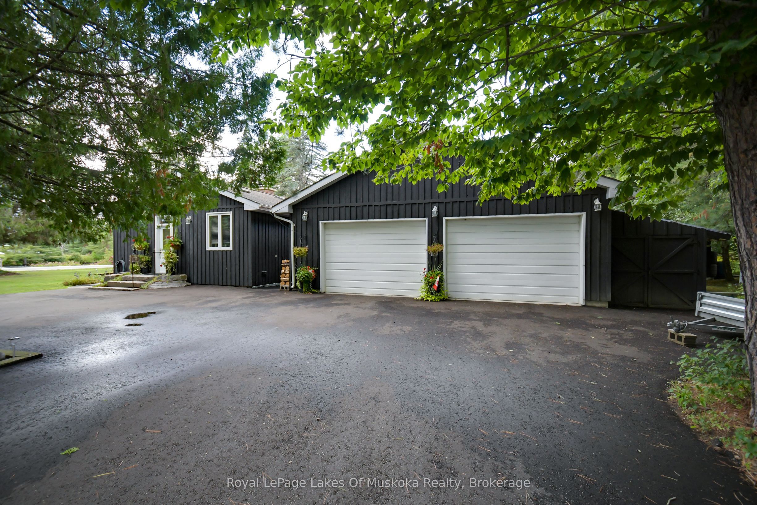 2 Leslie Drive W, Bracebridge, ON P1L 1W8 photo 2