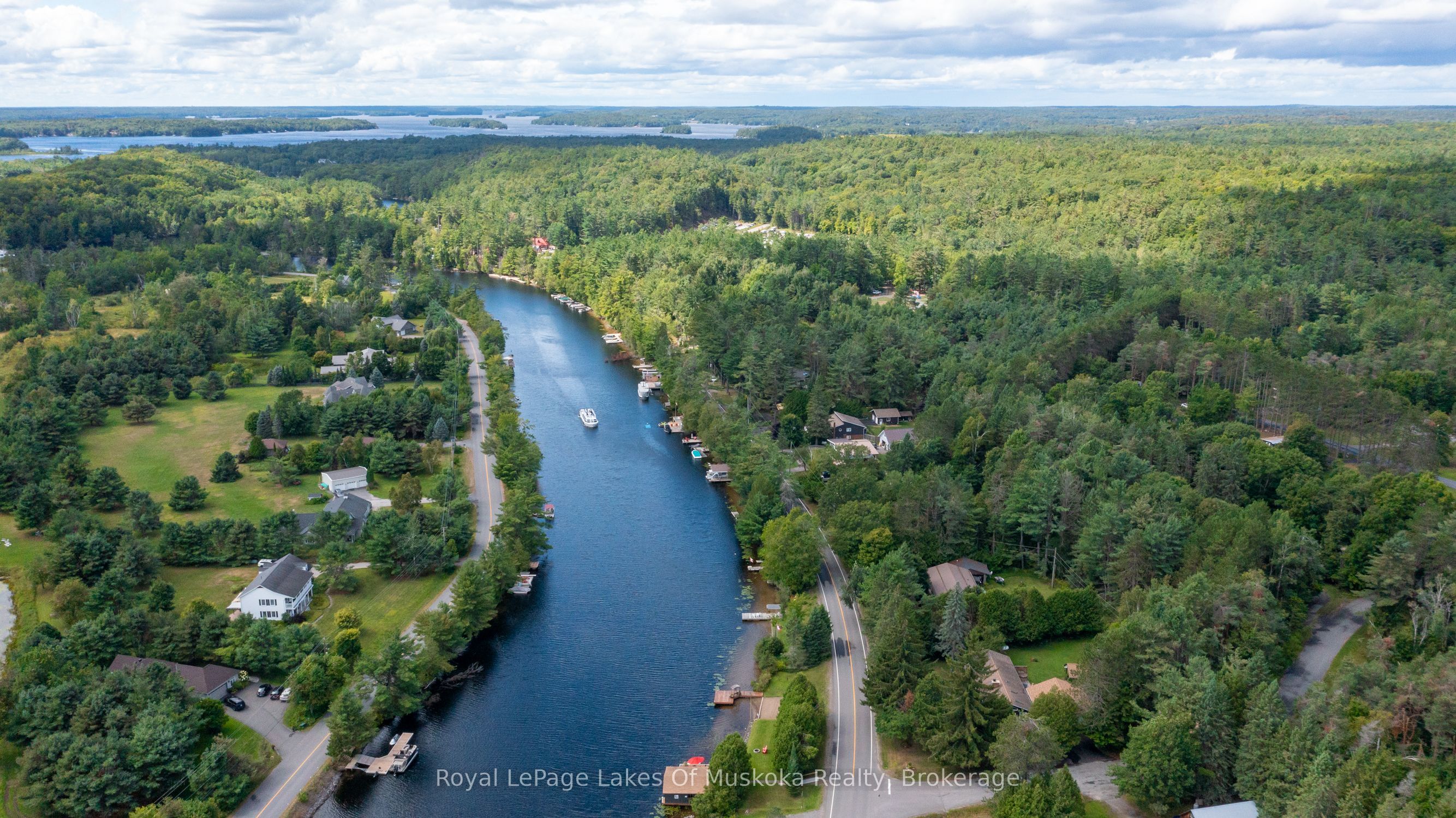 2 Leslie Drive W, Bracebridge, ON P1L 1W8 photo 3