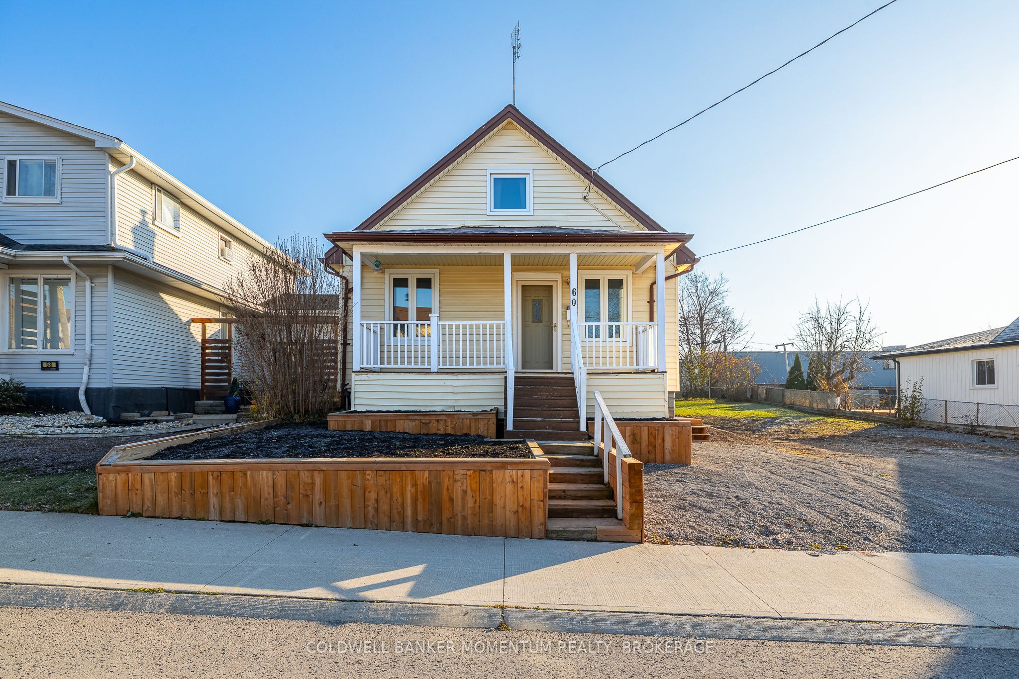 60 Patricia Street, Thorold, ON L2V 3W1 photo 2