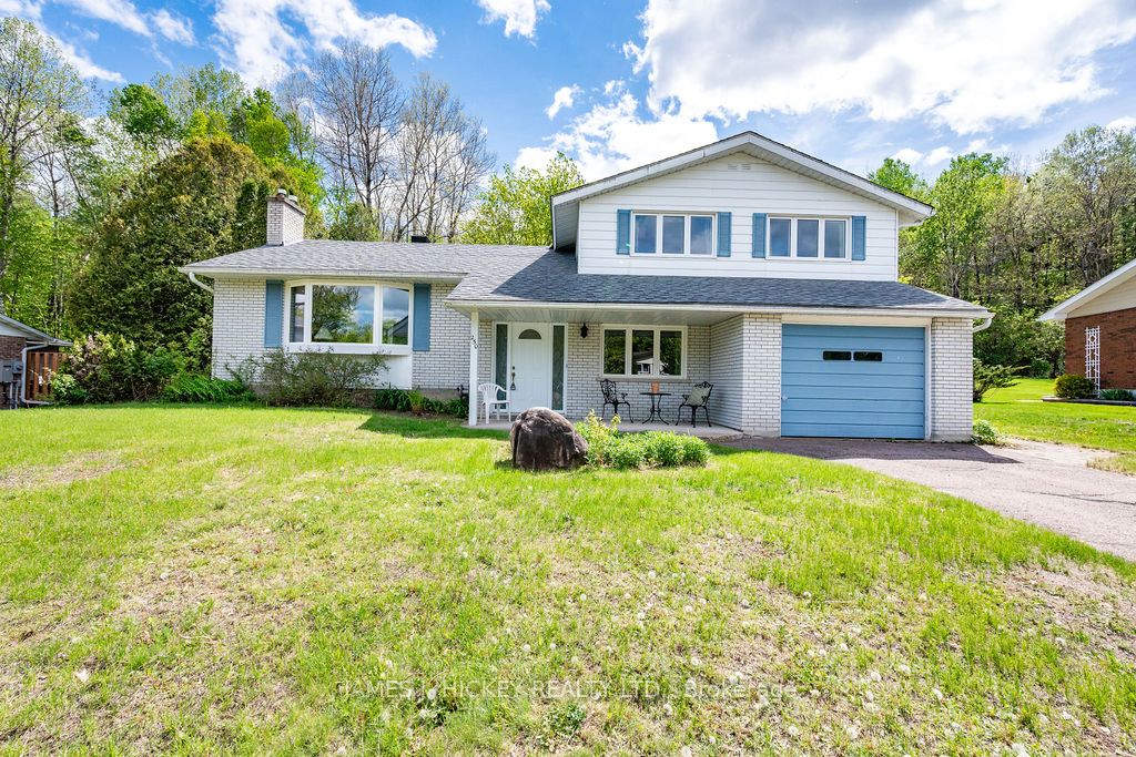 250 Thomas Street, Deep River, ON K0J 1P0