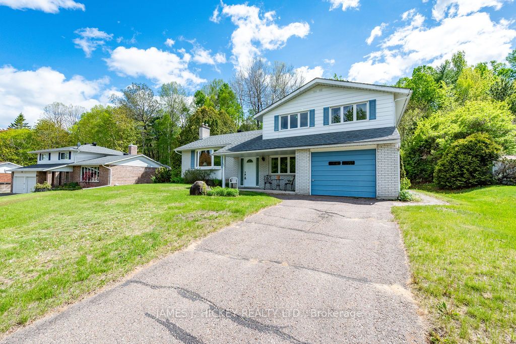 250 Thomas Street, Deep River, ON K0J 1P0 photo 2