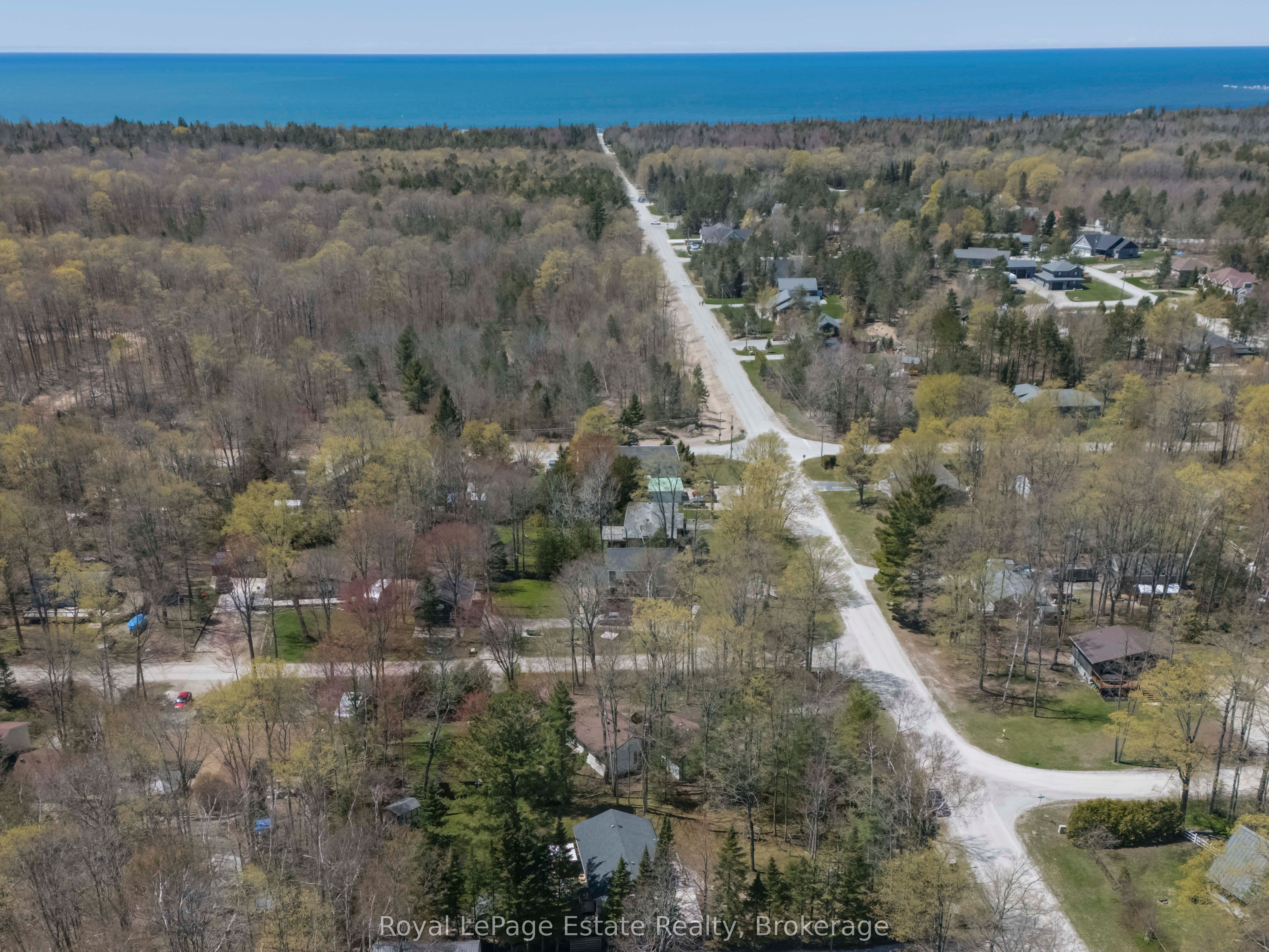818 Sixth Street N, South Bruce Peninsula, ON N0H 2G0 photo 3