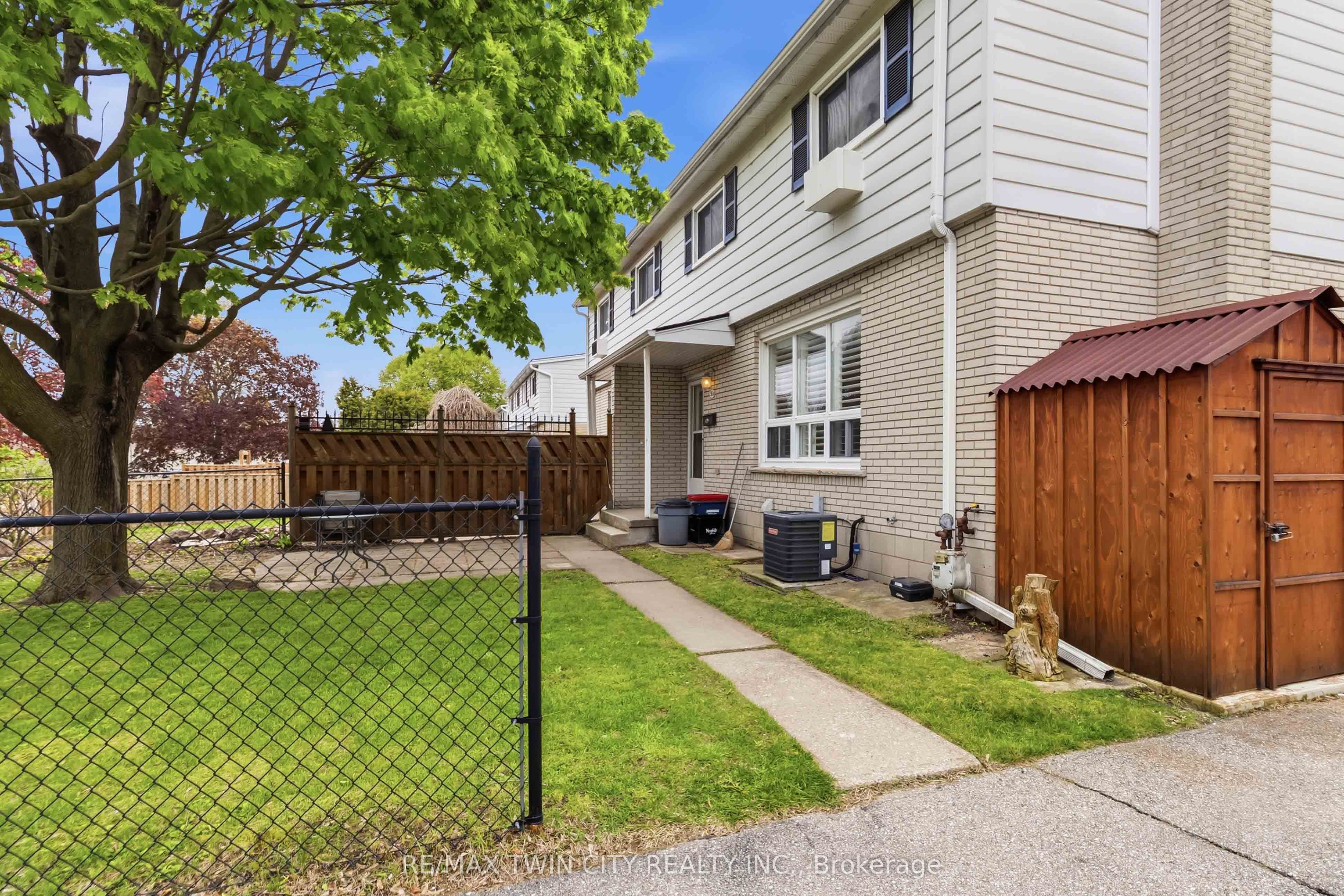 51 Metcalfe Crescent C, Brantford, ON N3R 2L7