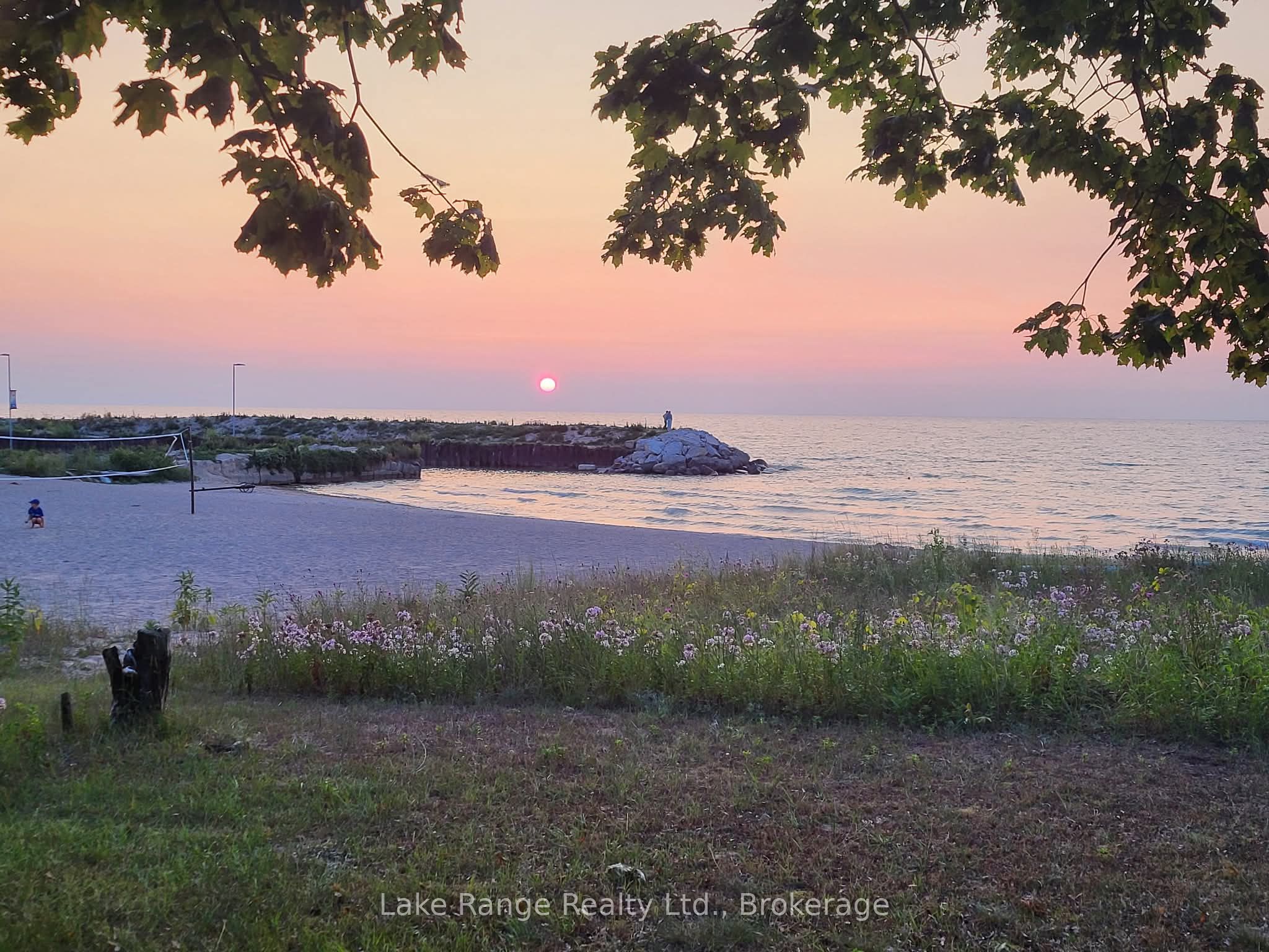 805 Leonard Court, Huron-Kinloss, ON N0G 2R0 photo 2