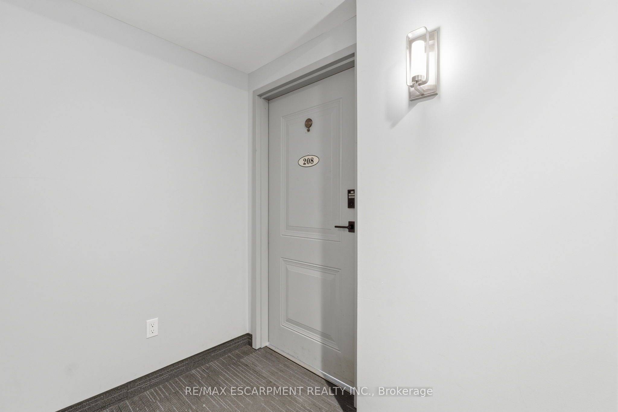67 Haddington Street 208, Haldimand, ON N3W 2H2 photo 3