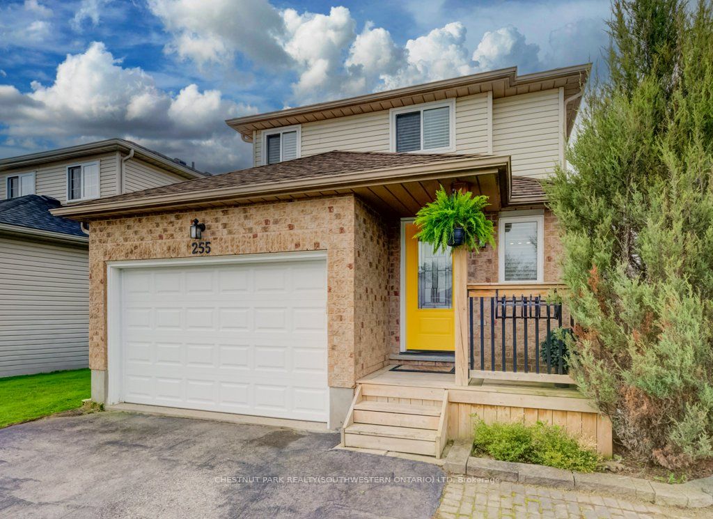 255 Highbrook Crescent W, Kitchener, ON N2E 3P6 photo 2