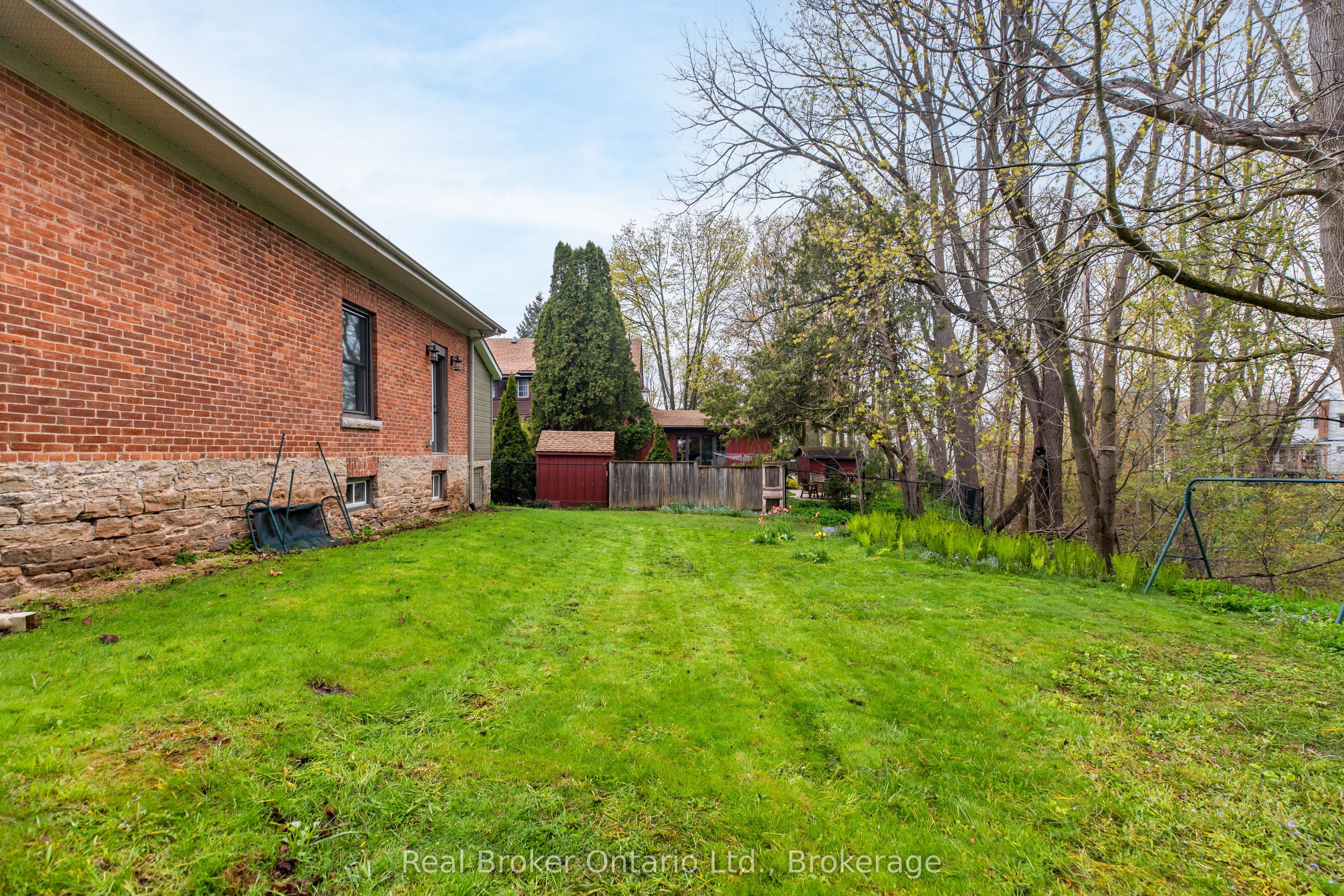 846 7th Avenue E, Owen Sound, ON N4K 2Y6 photo 3