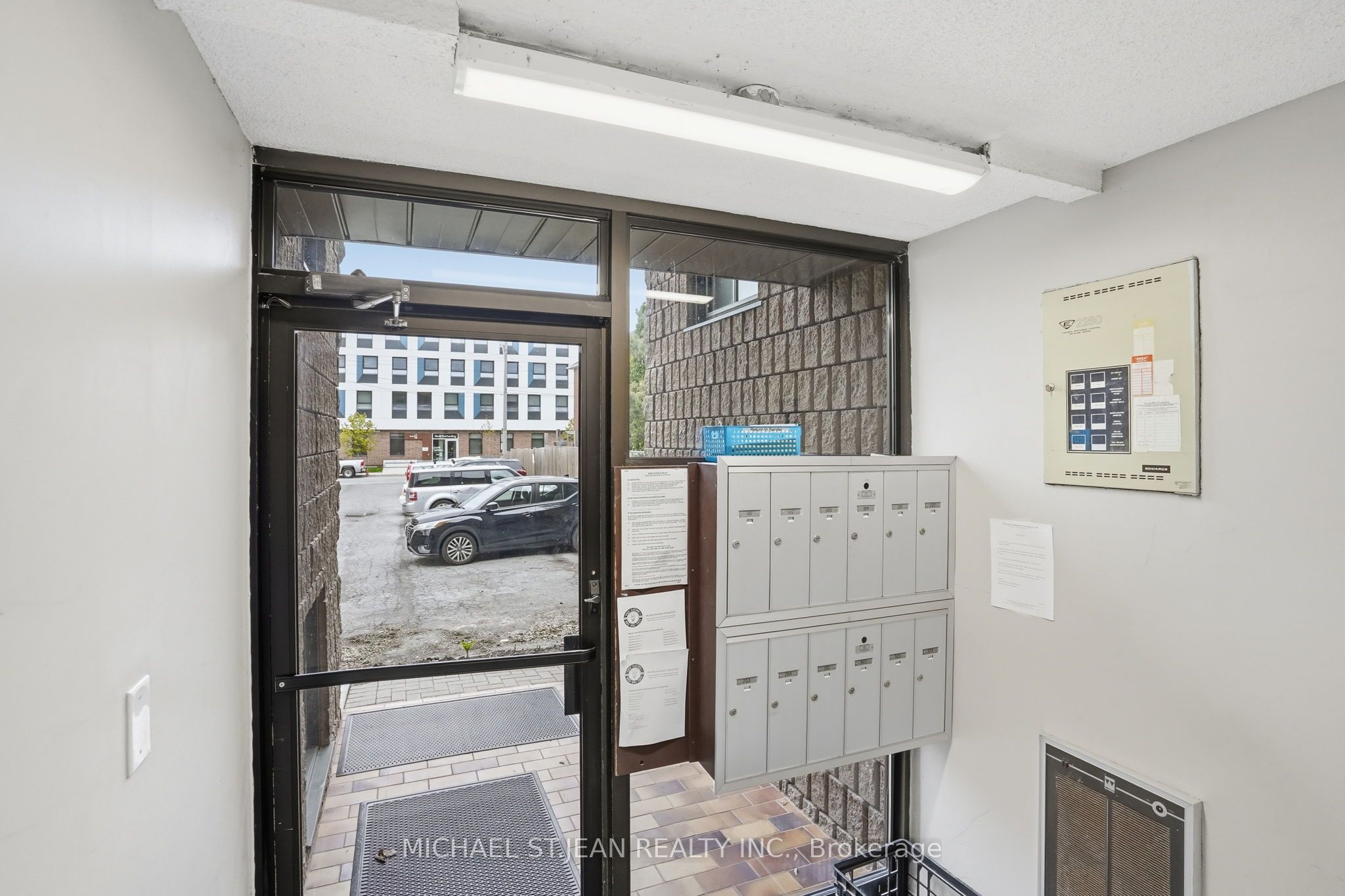 482 James Street N 104, Hamilton, ON L8L 1J1 photo 4