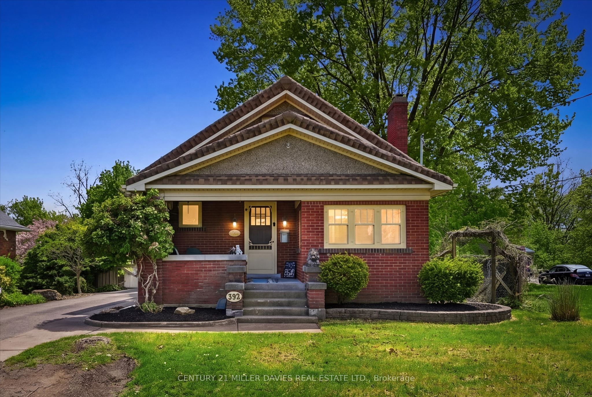 392 Queenston Street, St. Catharines, ON L2P 2X9