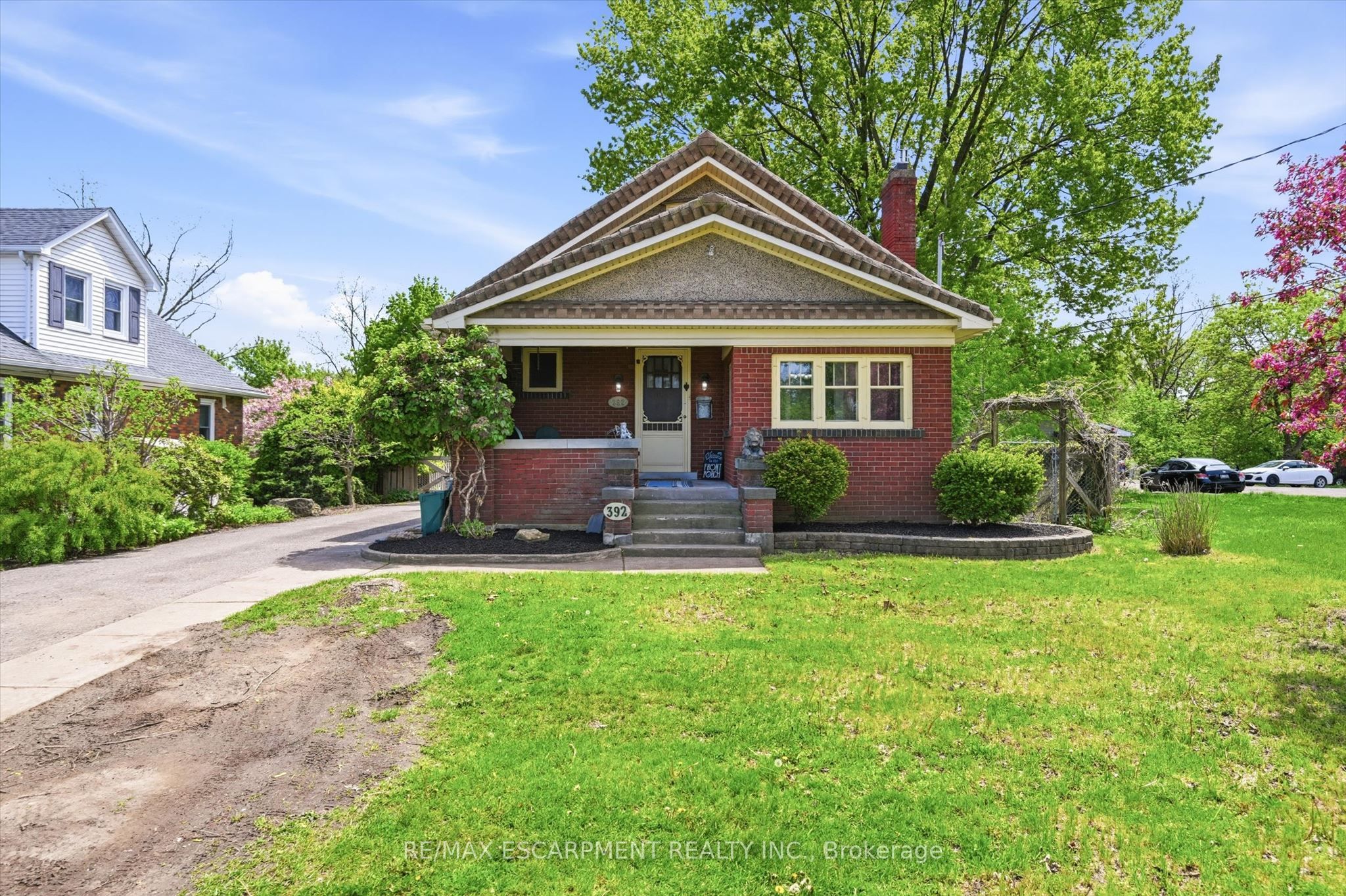 392 Queenston Street, St. Catharines, ON L2P 2X9 photo 2