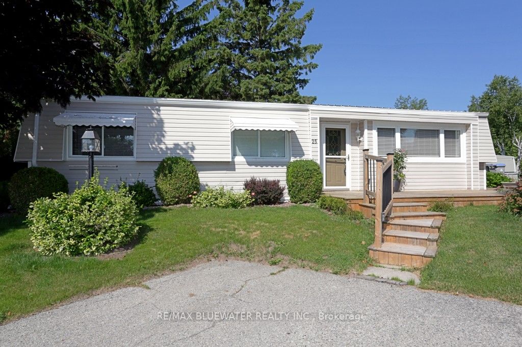 25 Maple Grove Court W, South Huron, ON N0M 1T0 photo 5