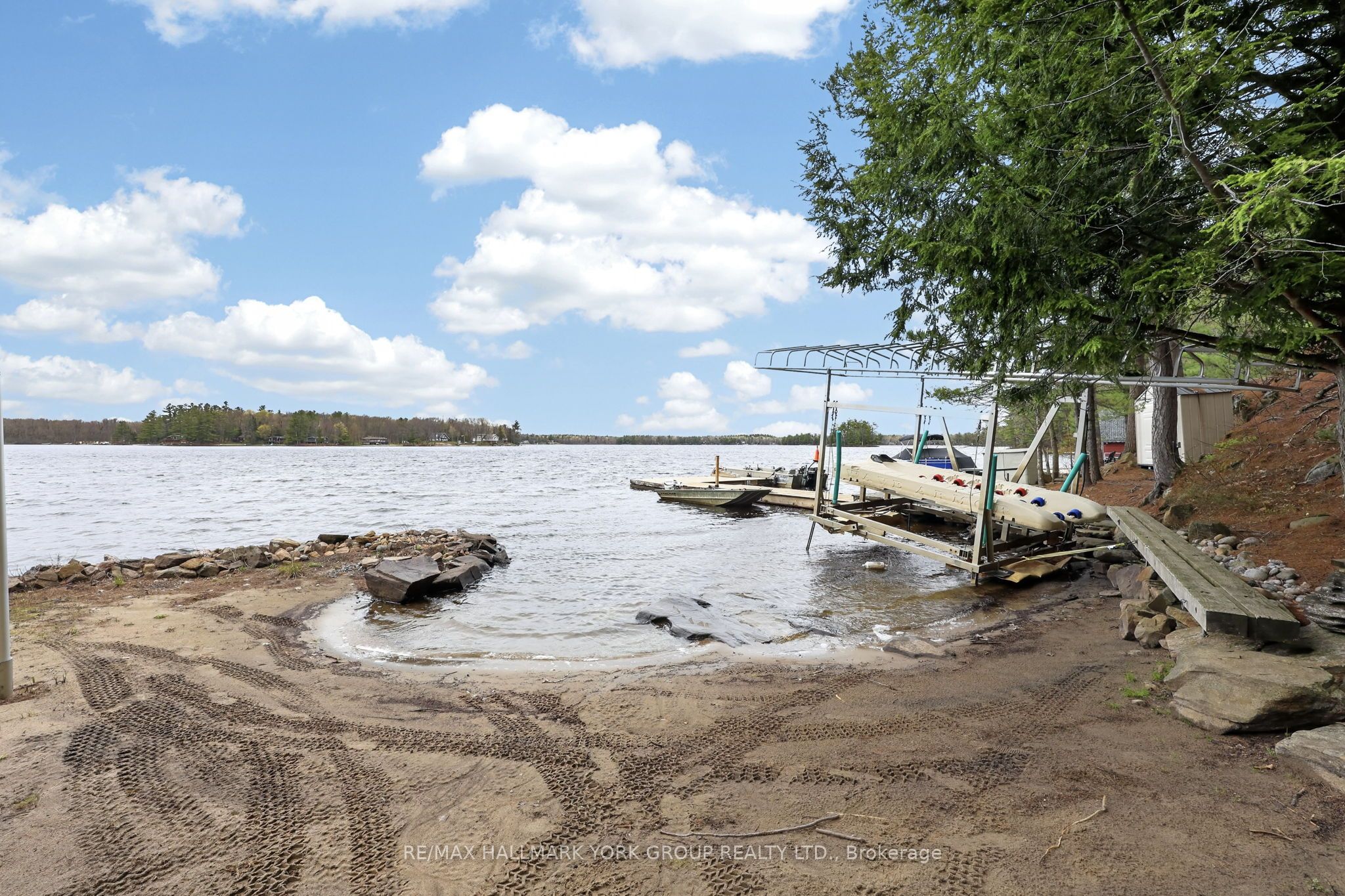45 Island 2ml Island, Gravenhurst, ON P0E 1G0 photo 2