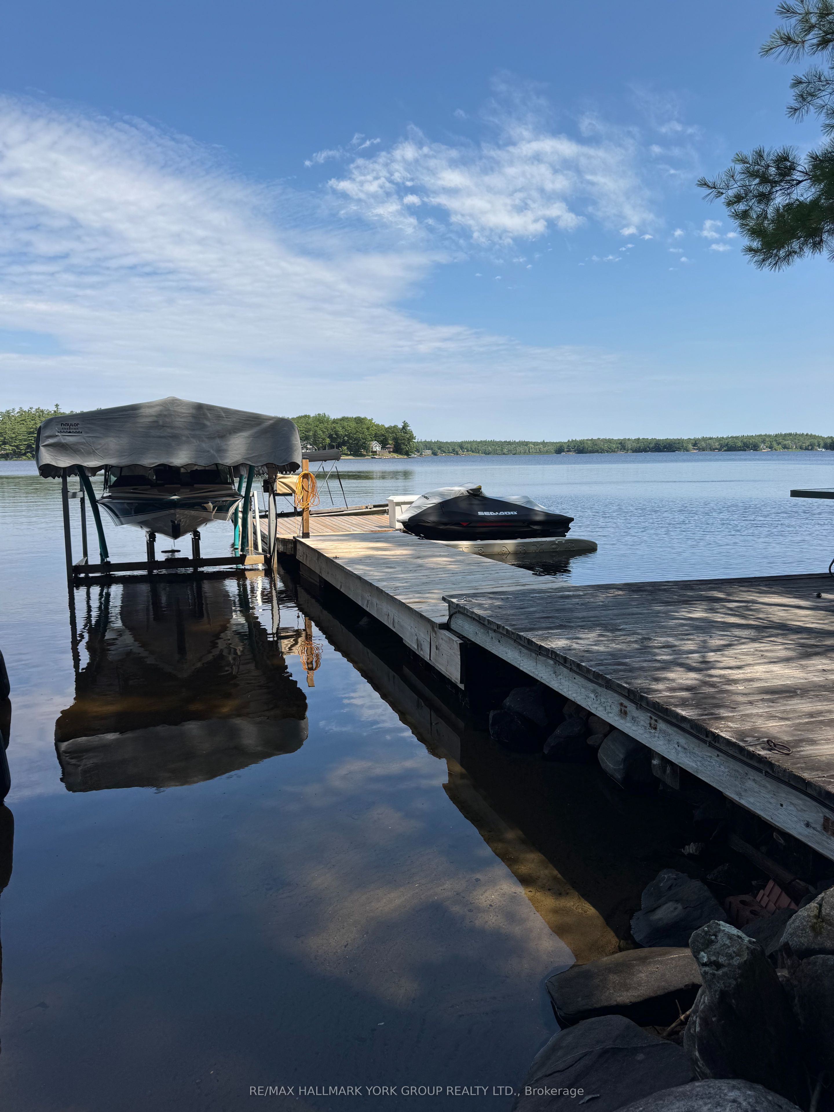 45 Island 2ml Island, Gravenhurst, ON P0E 1G0 photo 4