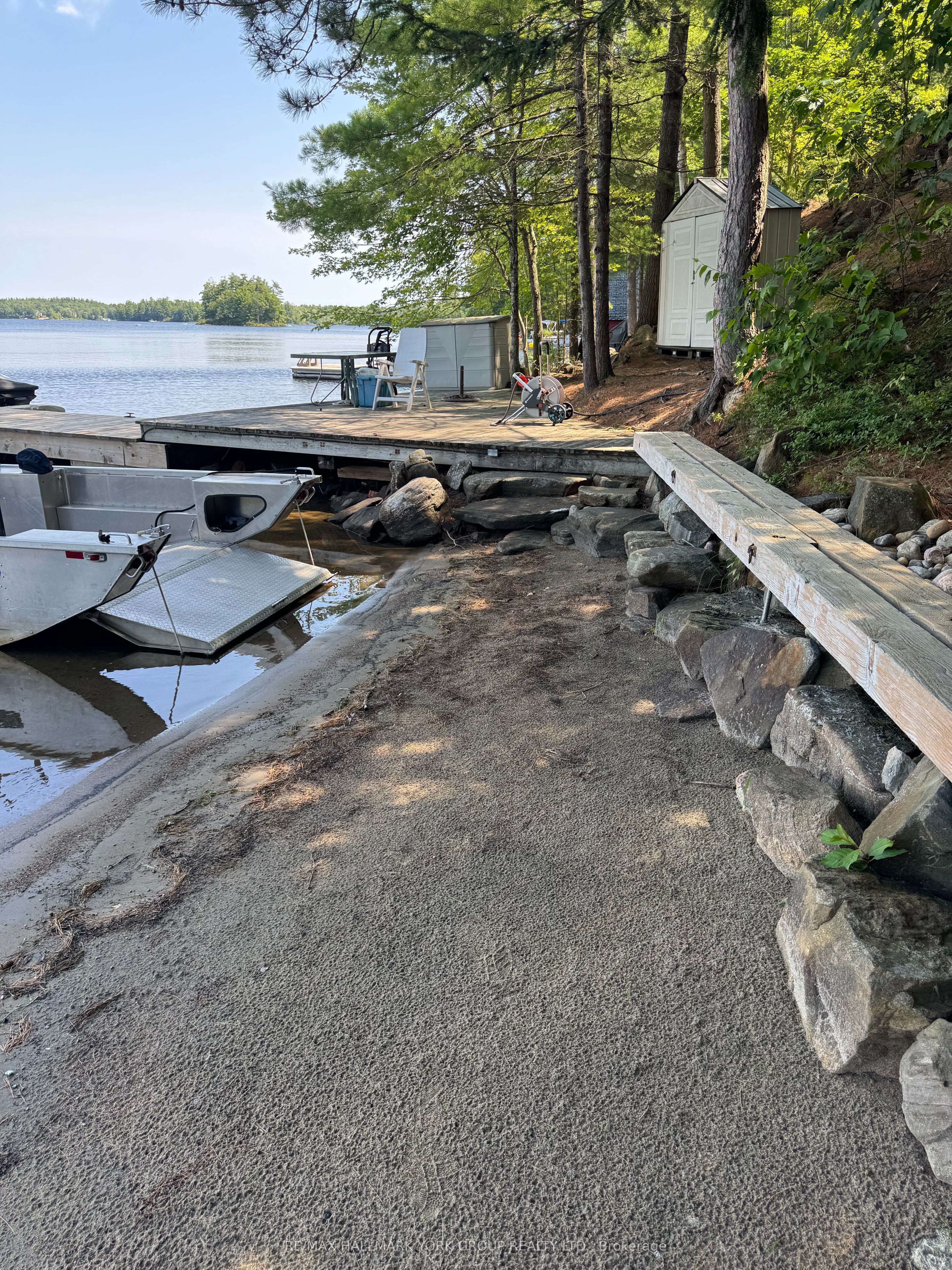 45 Island 2ml Island, Gravenhurst, ON P0E 1G0 photo 5