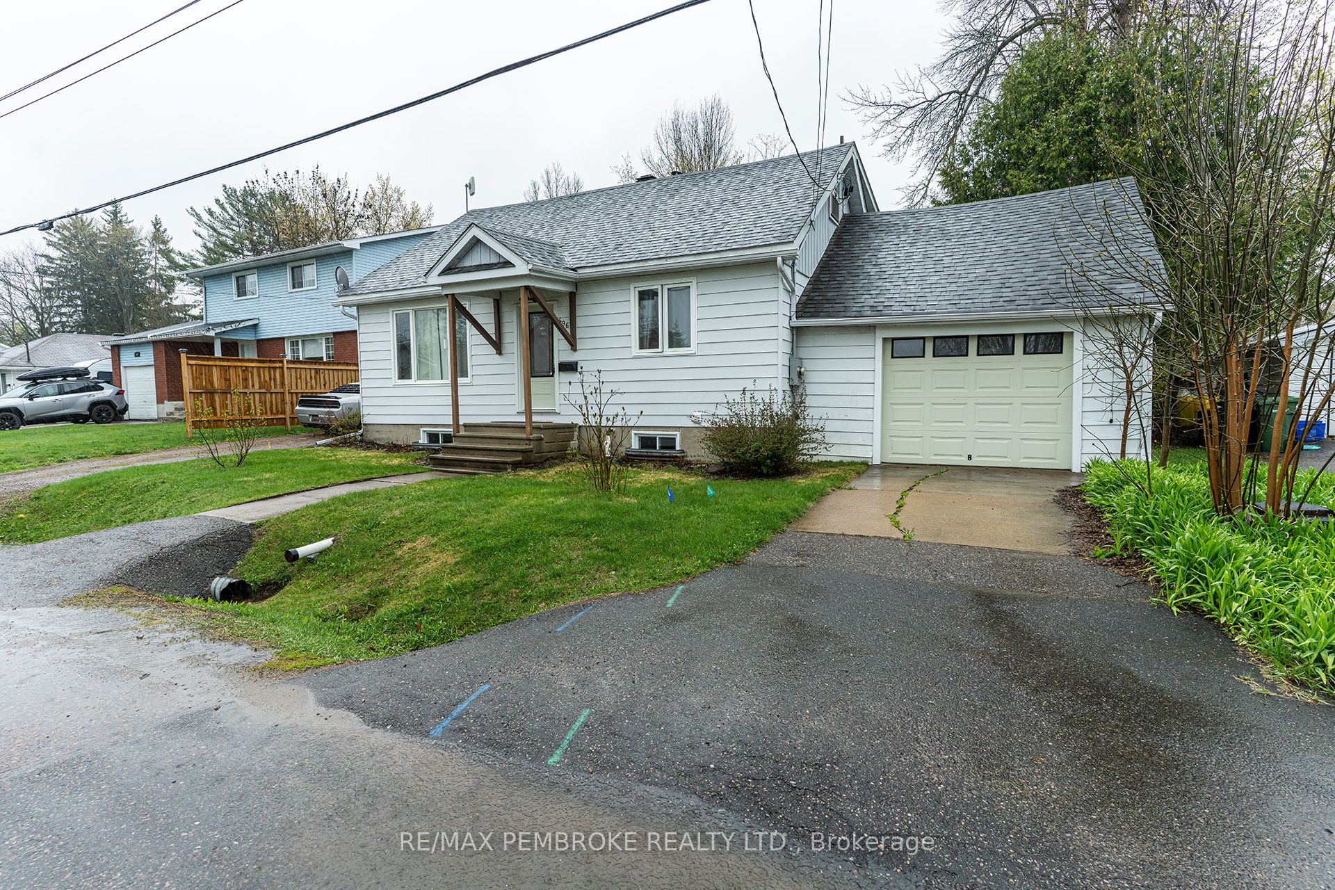 496 Wilbert Street, Pembroke, ON K8A 3G6 photo 2